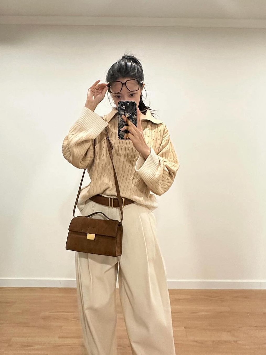 Thevinylhouse Corduroy Pants Ivory, Porta Women Wave Quilted Padded Pants Ivory 착용 스타일 - 4