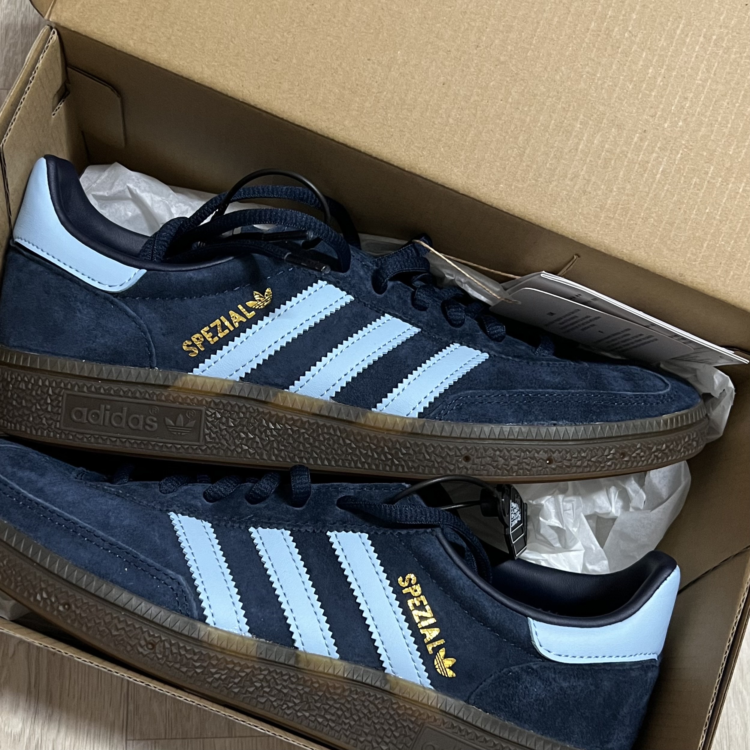 Adidas Spezial Handball Collegiate Navy 착용 스타일
