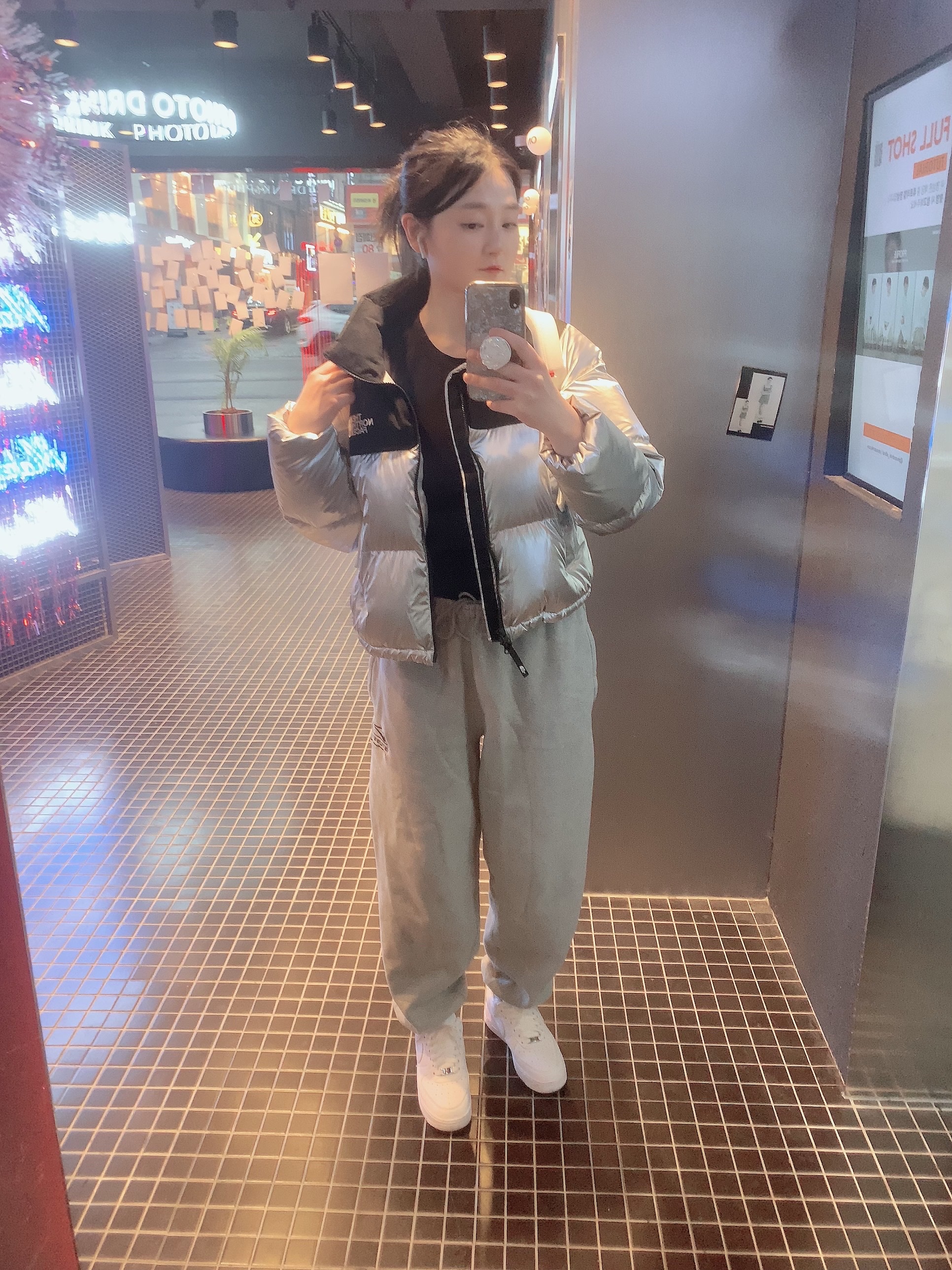 (W) The North Face White Label Novelty Nuptse Down Jacket SE Silver, Nike x Stussy NRG Fleece Pants Dark Grey Heather (DO9340-063) 착용 스타일