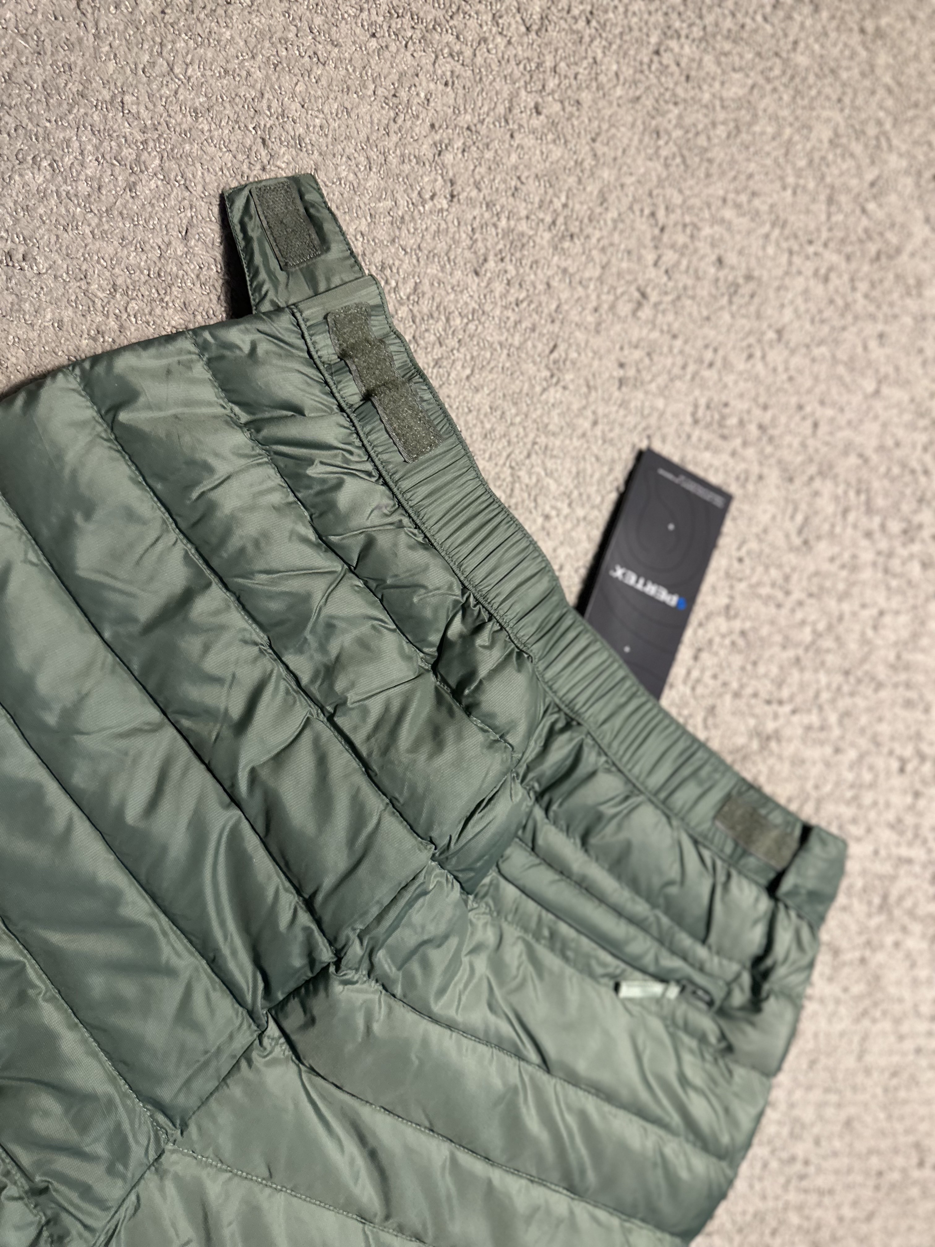 Supreme Micro Down Pant Olive - 23FW, Supreme Micro Down Half Zip Hooded Pullover Black - 23FW 착용 스타일 - 8