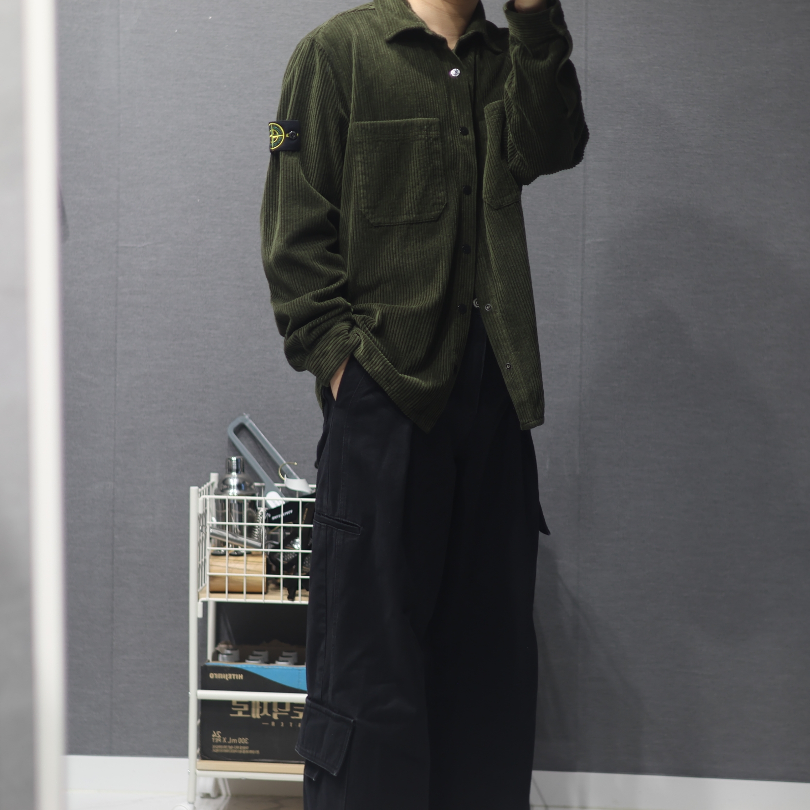 Stone Island 11311 11 Corduroy 400 TC Overshirt Sage Green - 23FW, Wooyoungmi Cargo Denim Pants Black - 23FW 착용 스타일 - 1