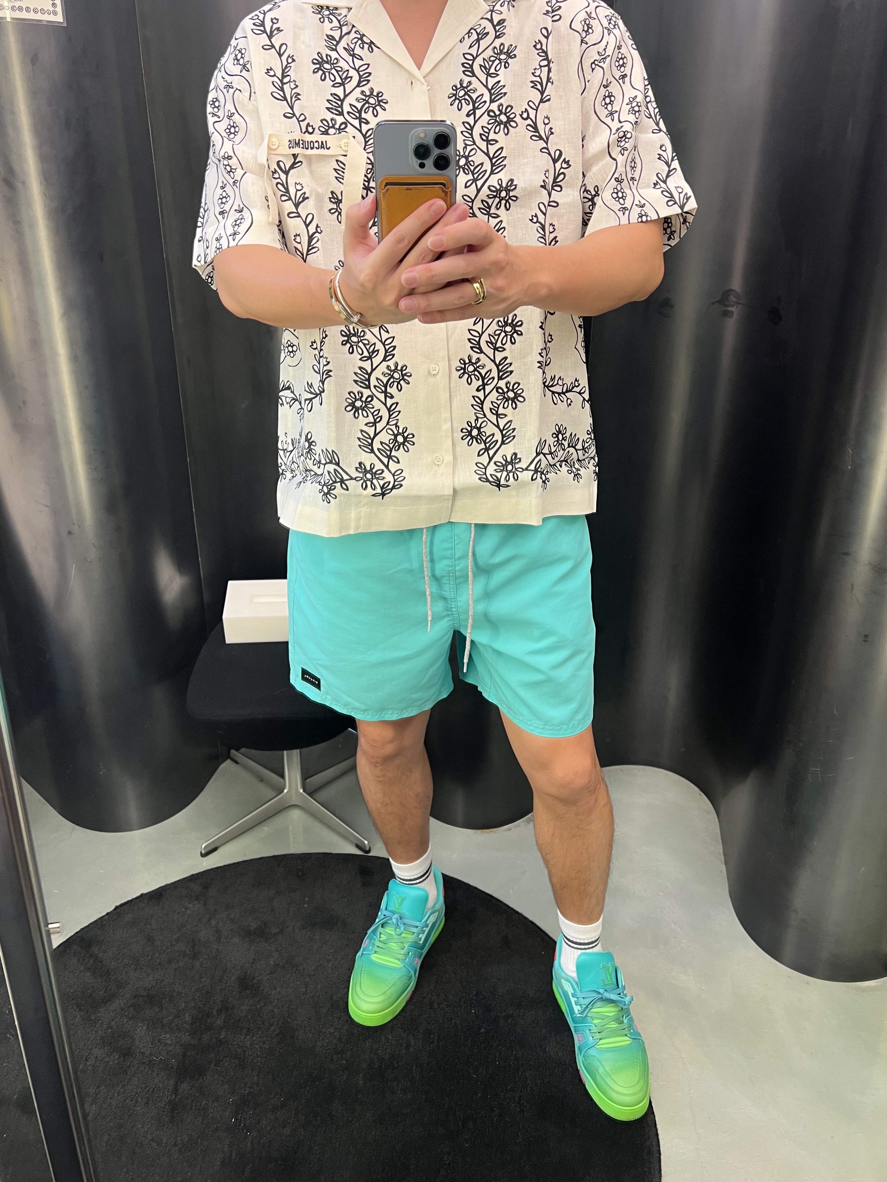 Louis Vuitton LV Trainer Sneakers Green 착용 스타일