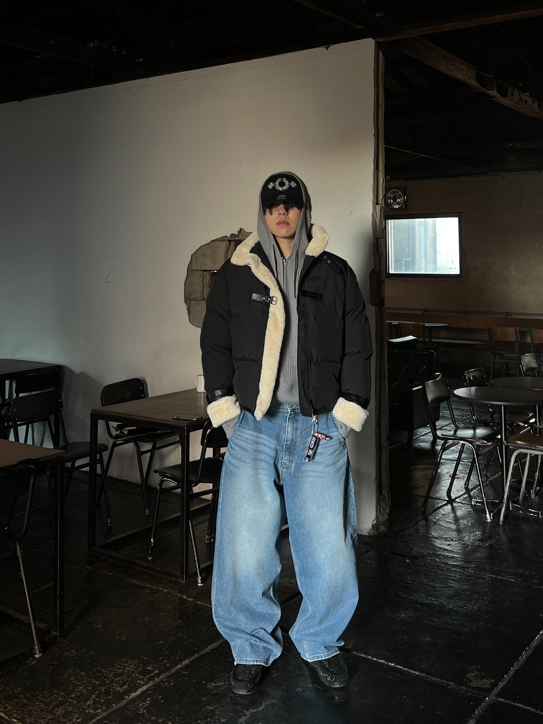 Clarks x Supreme Wallabee Black, Hysteric Glamour x Sallies Pocketpal Hysteric Garage Minimal Wallet Multi 착용 스타일 - 1