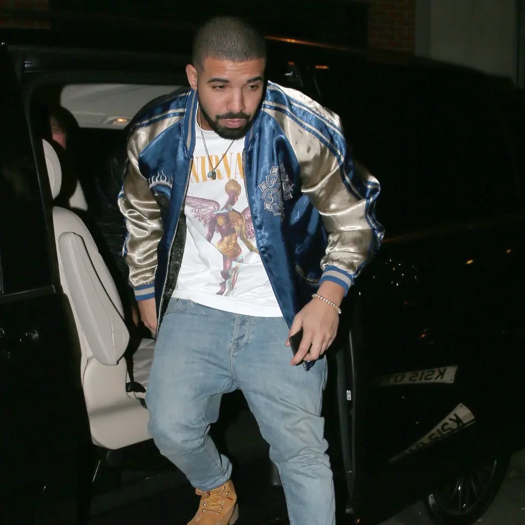 Palace x Y-3 Reversible Souvenir Jacket Navy Cream - 22FW, Kapital Velveteen Sulfide Souvenir Rain Skull Jacket Black 착용 스타일 - 3