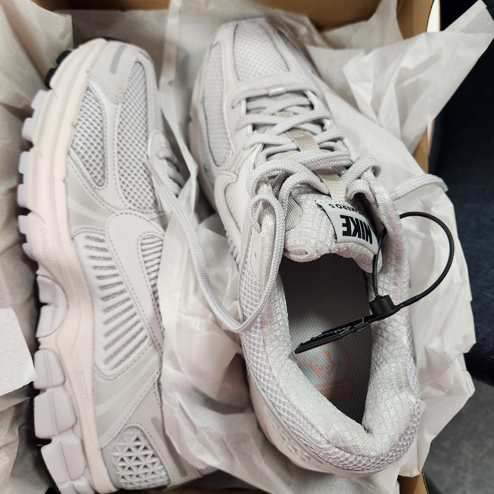 Nike Zoom Vomero 5 SP Vast Grey 2023 착용 스타일 - 3