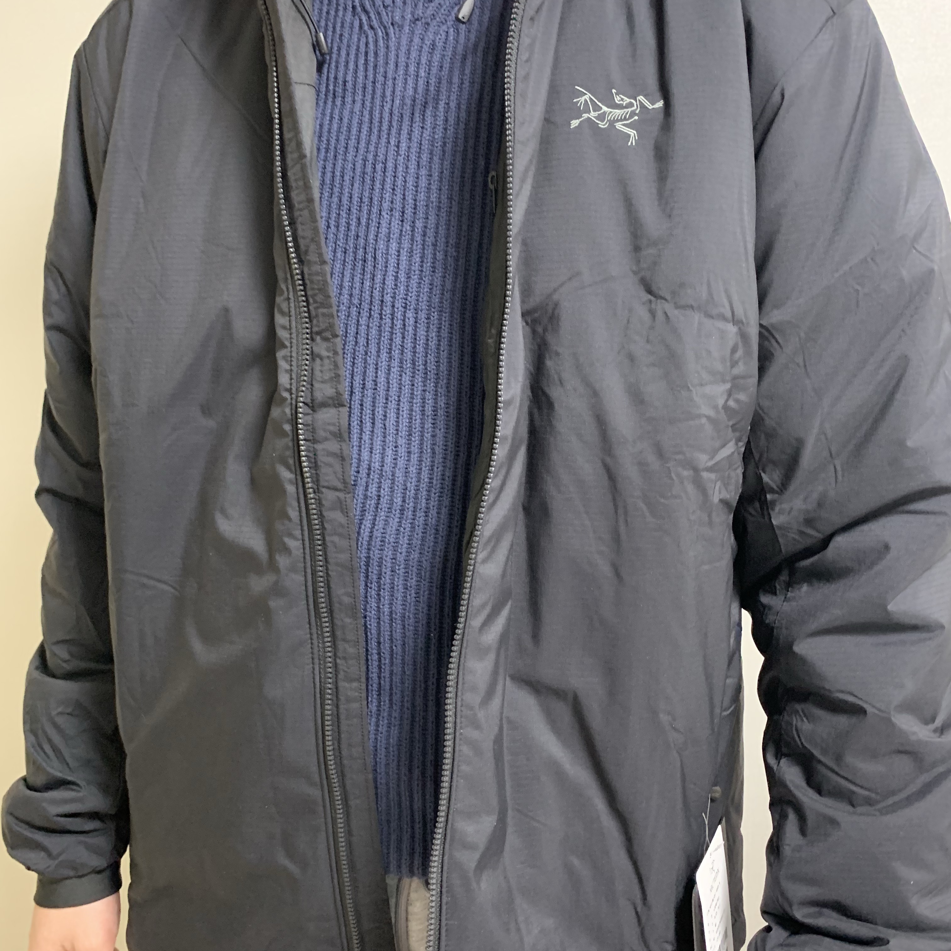 Arc'teryx Atom Heavyweight Hoody Black 착용 스타일