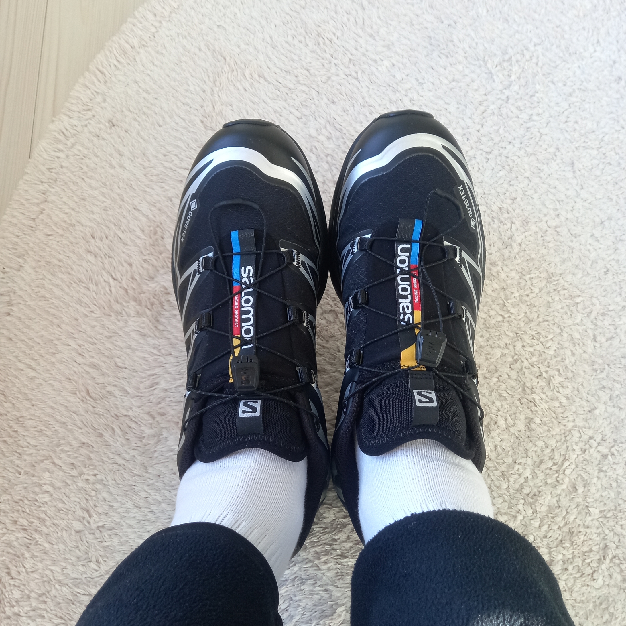Salomon XT-6 GTX Black Silver, Nike x Drake Nocta Socks White (3 Pack) 착용 스타일 - 1