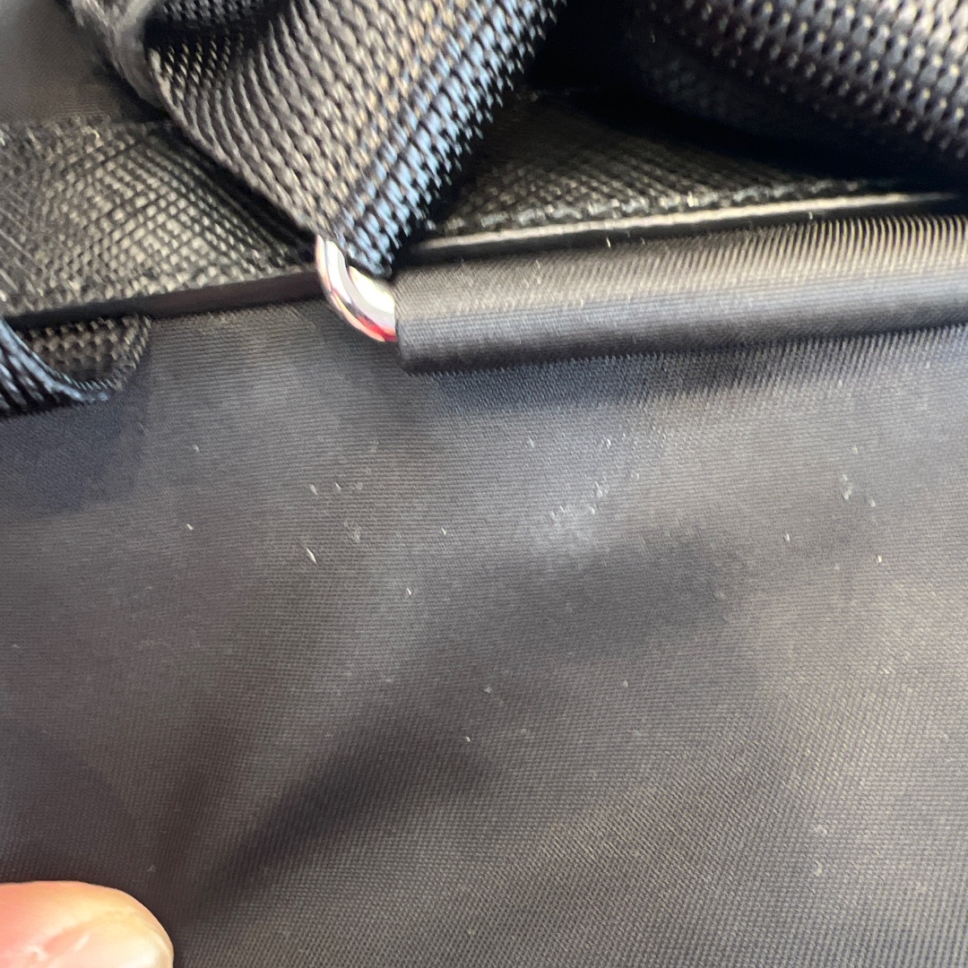 Prada Re-Nylon Medium Backpack Black 착용 스타일
