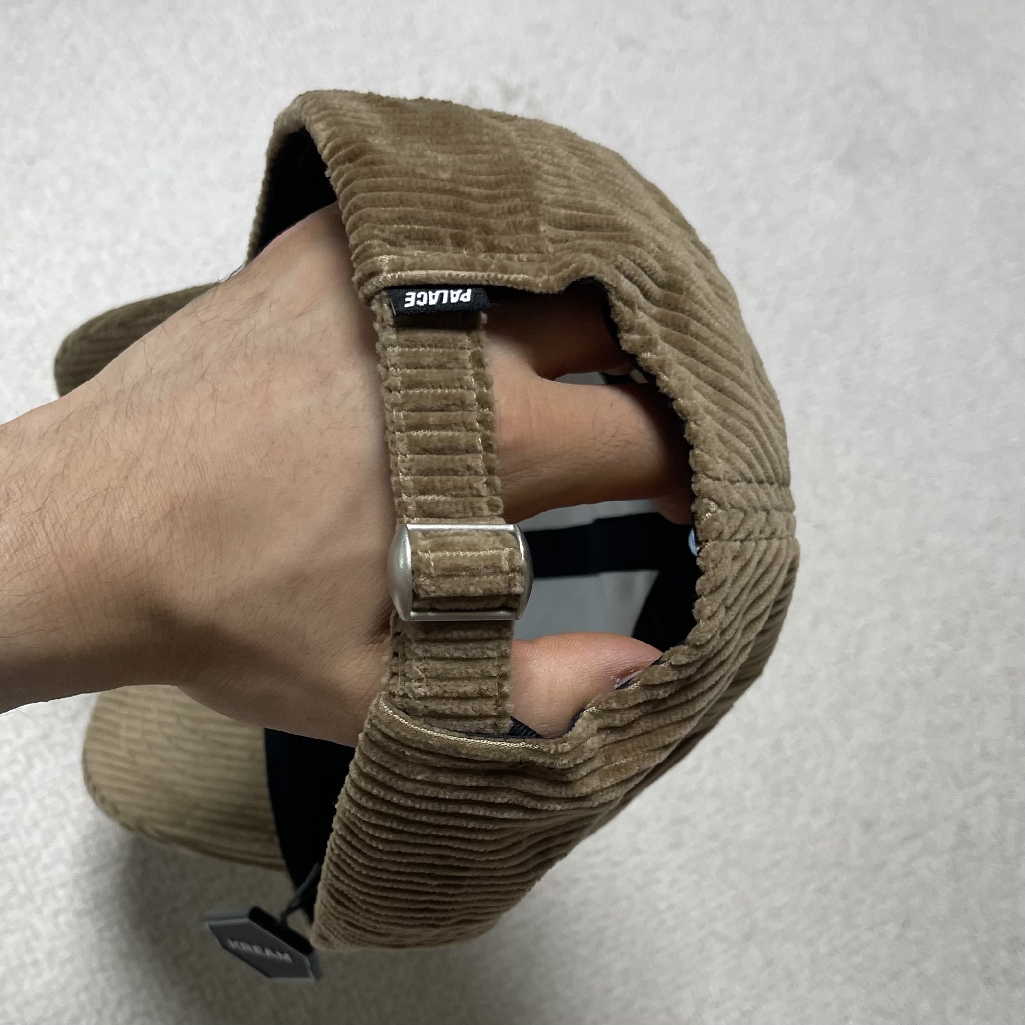 Palace Corduroy P 6-Panel Tan - 23FW 착용 스타일 - 3
