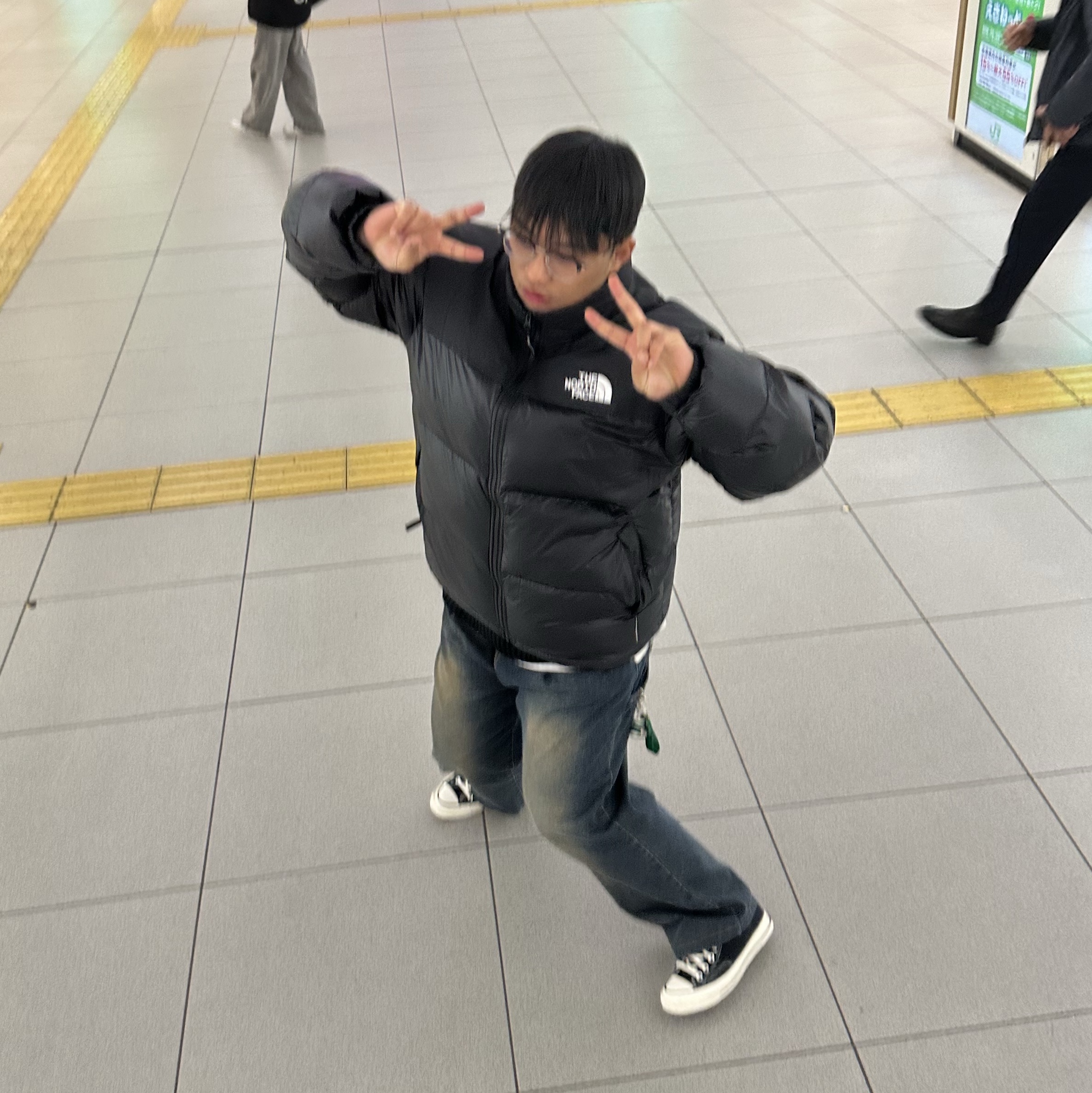 The North Face On Ball Jacket Black, Converse Chuck 70 Hi Black 착용 스타일
