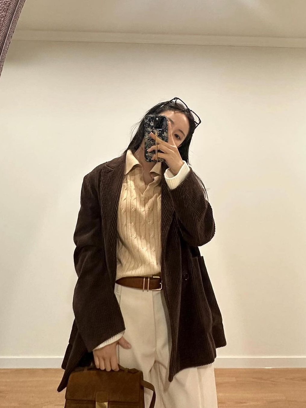 Thevinylhouse Corduroy Pants Ivory, Porta Women Wave Quilted Padded Pants Ivory 착용 스타일 - 2