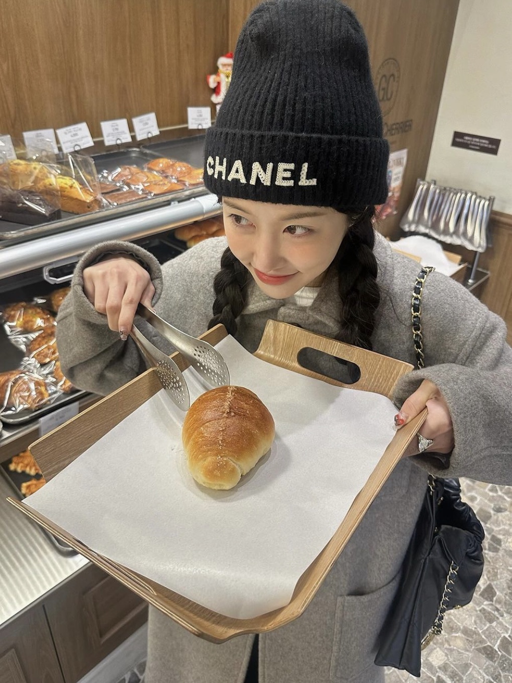 (W) Chanel Beanie Cashmere & Black 착용 스타일