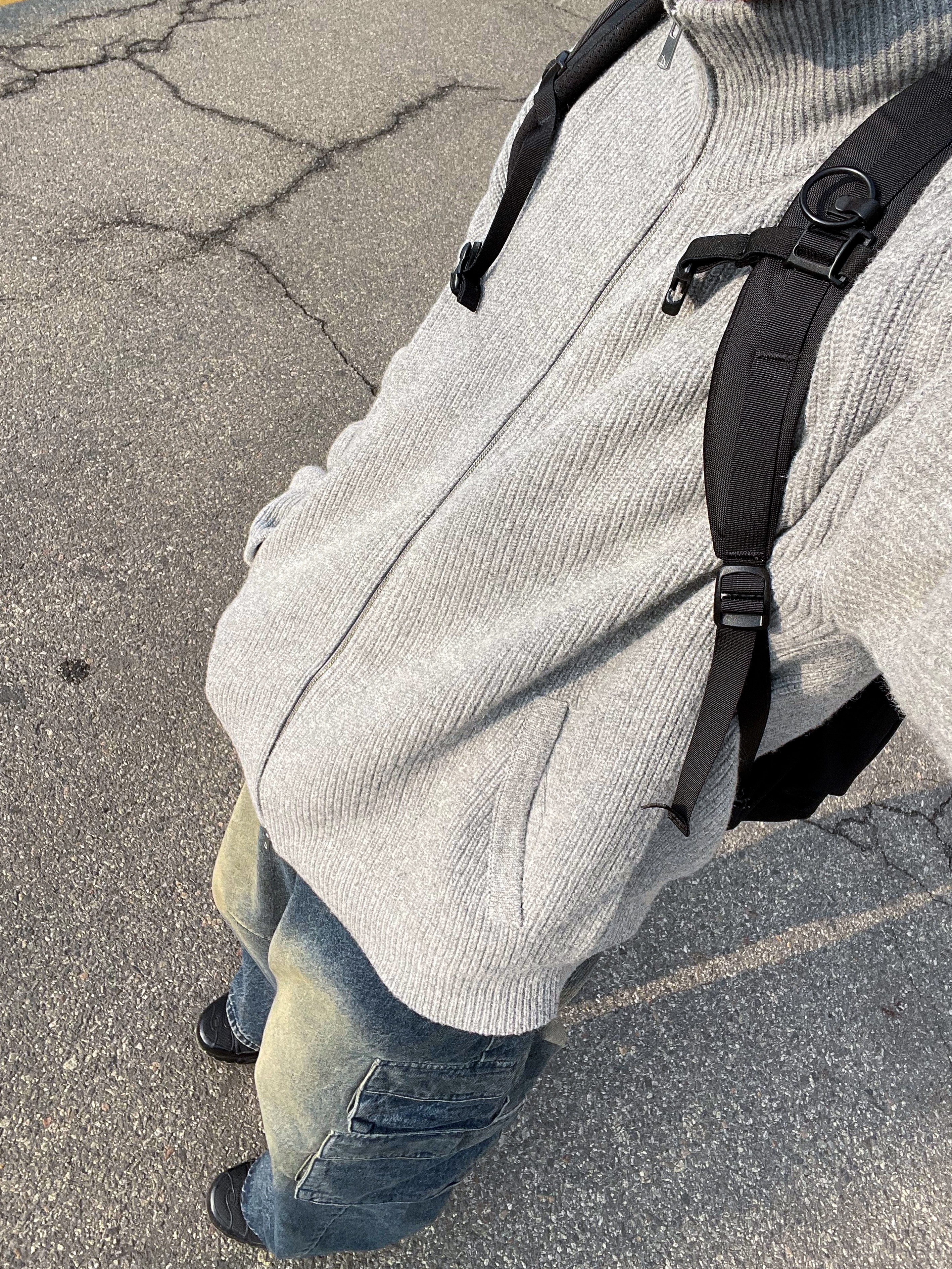 Arc'teryx Mantis 32 Backpack Black, Nike Air Max Plus Triple Black 착용 스타일 - 2