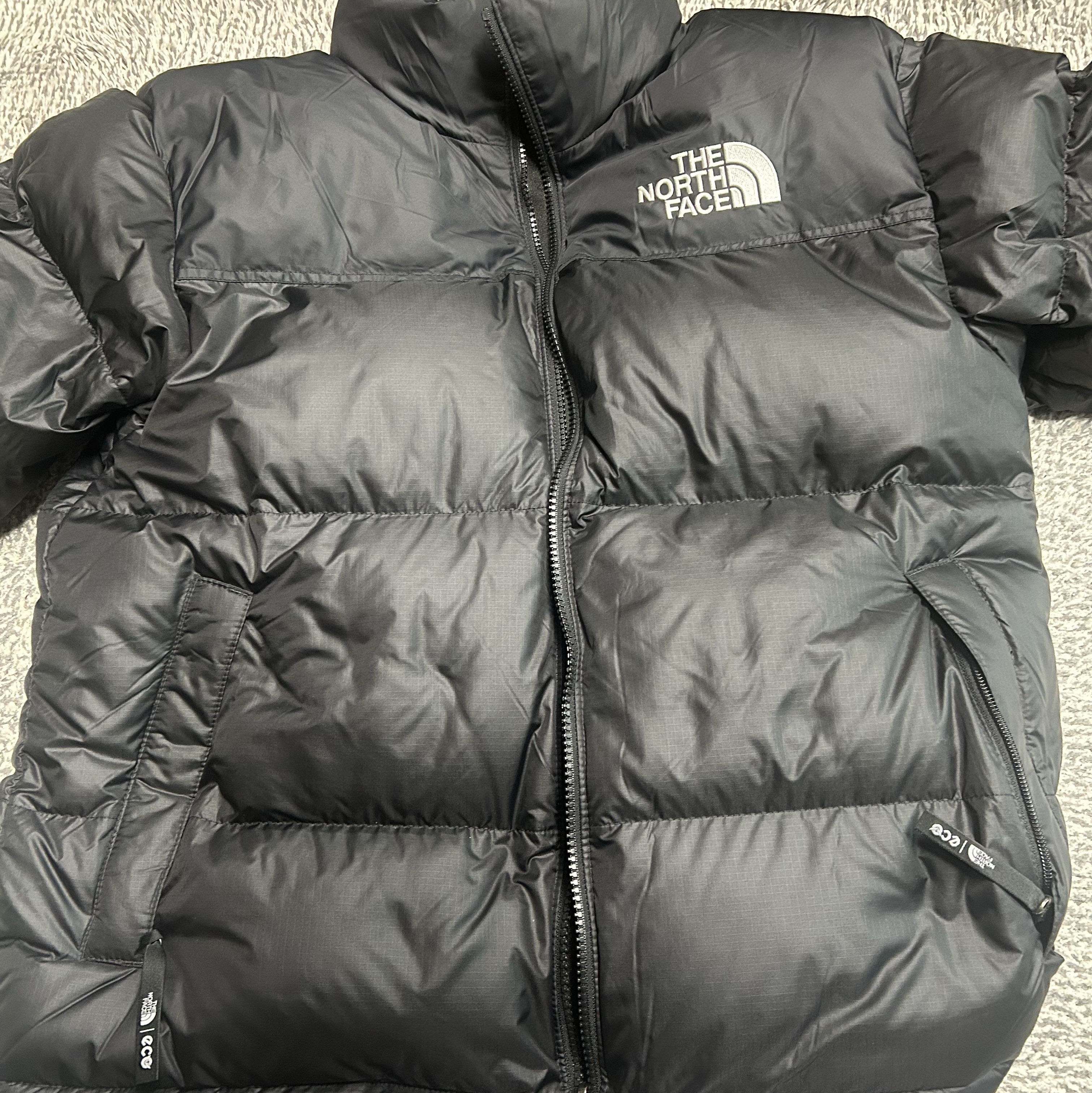 The North Face 1996 Eco Nuptse Jacket Black 착용 스타일