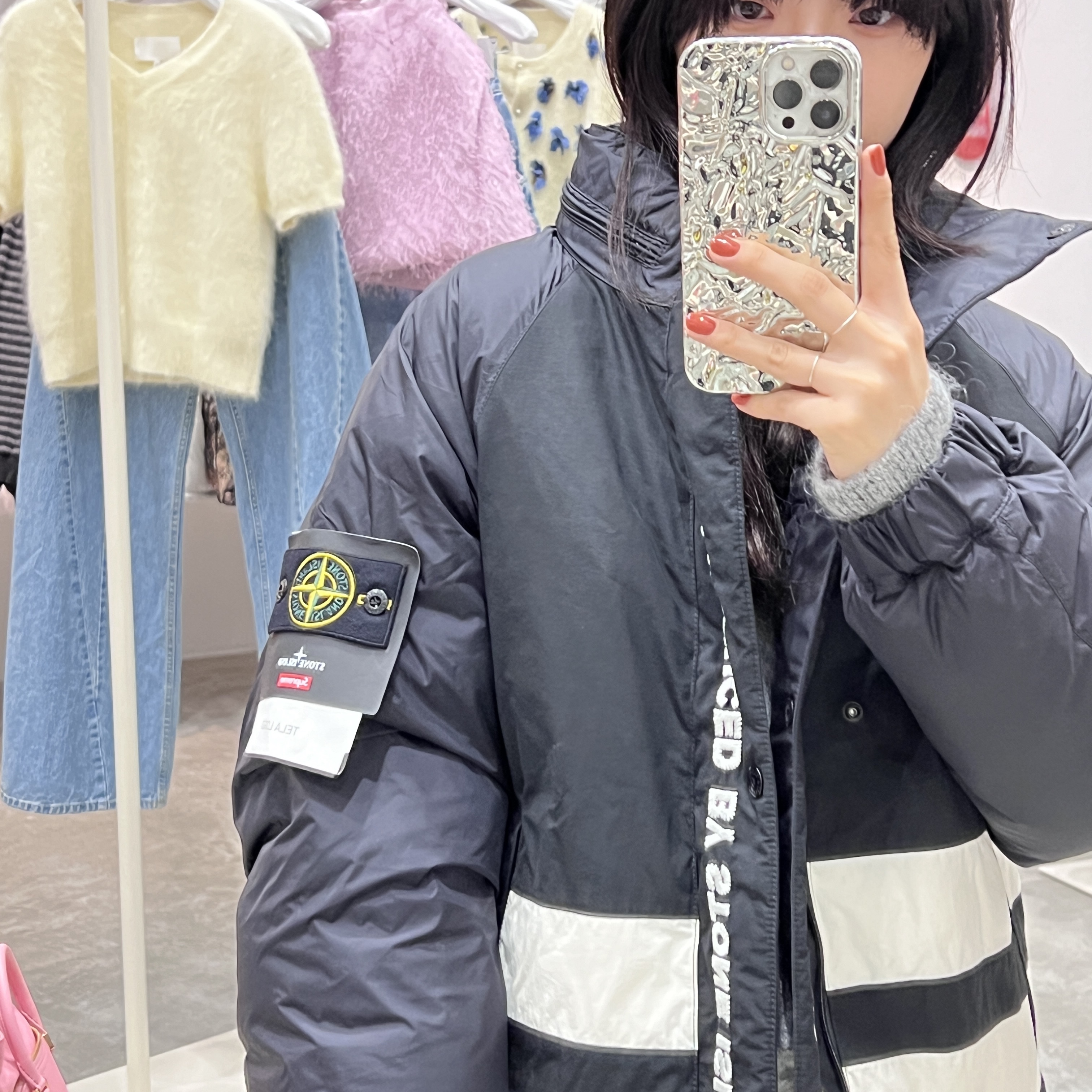 Supreme x Stone Island Reversible Down Puffer Jacket Black - 23FW 착용 스타일 - 2