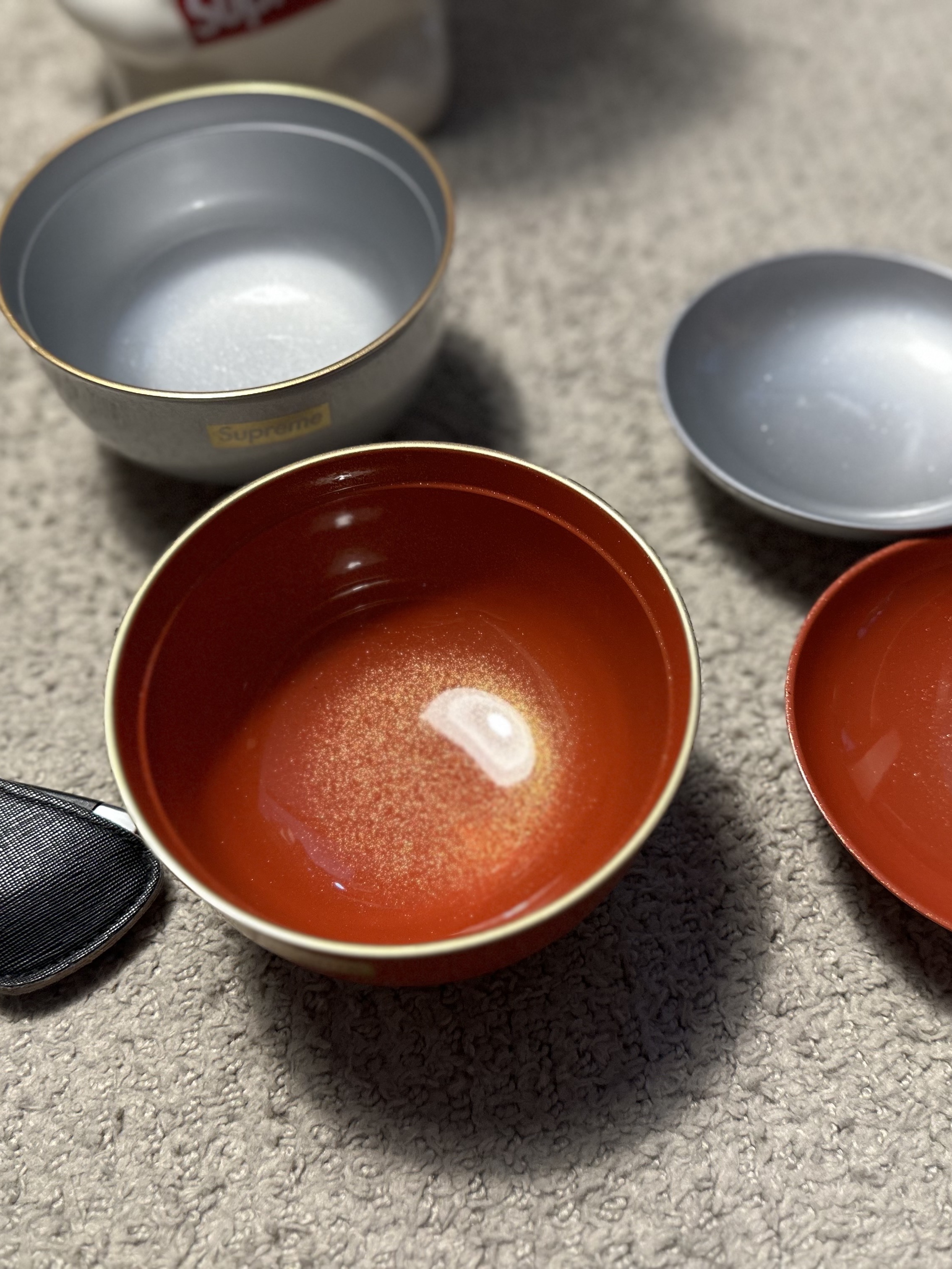 Supreme Zoni Glitter Bowl Silver - 23FW, Supreme Doughboy Cookie Jar White - 22FW 착용 스타일 - 9