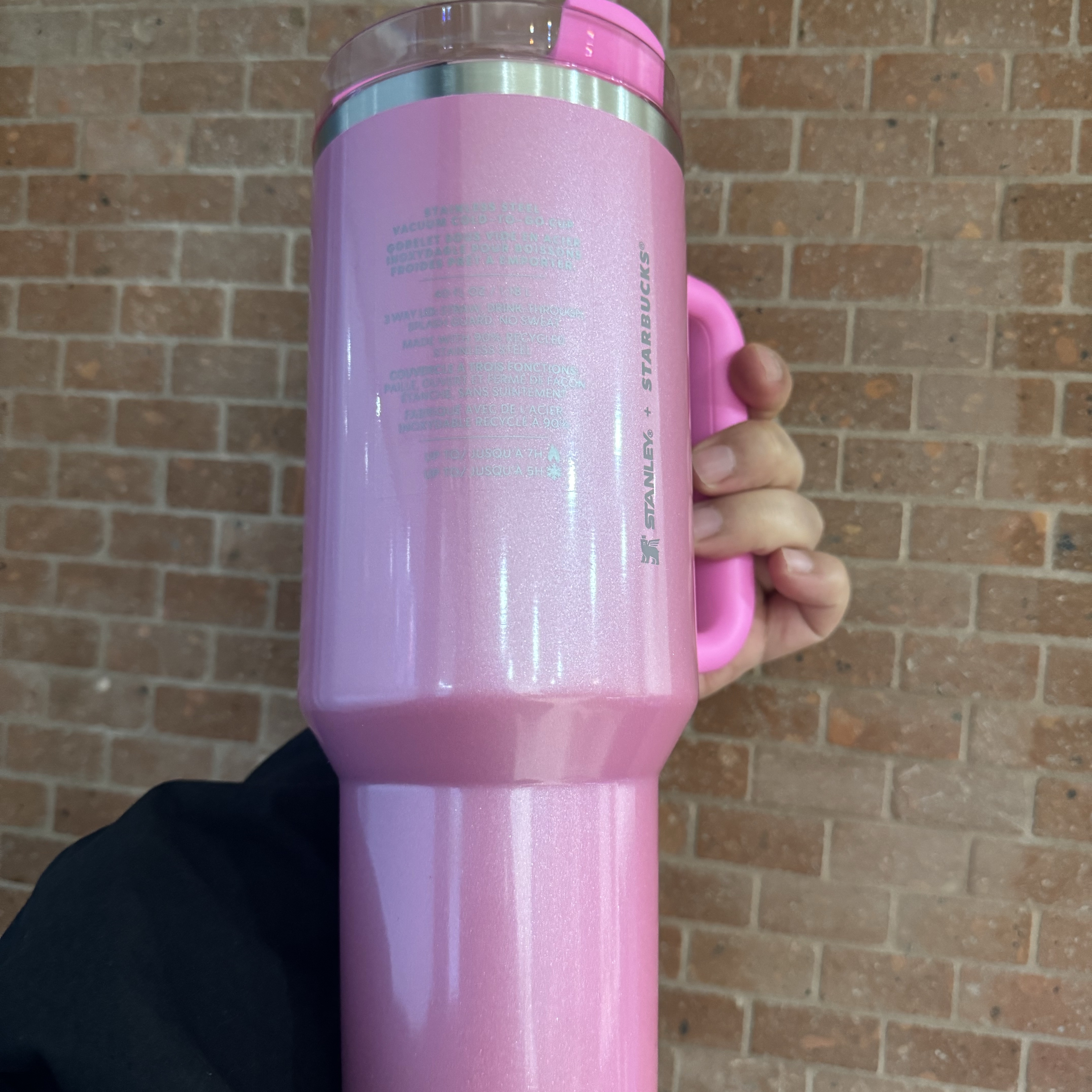 Stanley x Starbucks SS Love Quencher Tumbler Pink 1183ml 착용 스타일 - 1