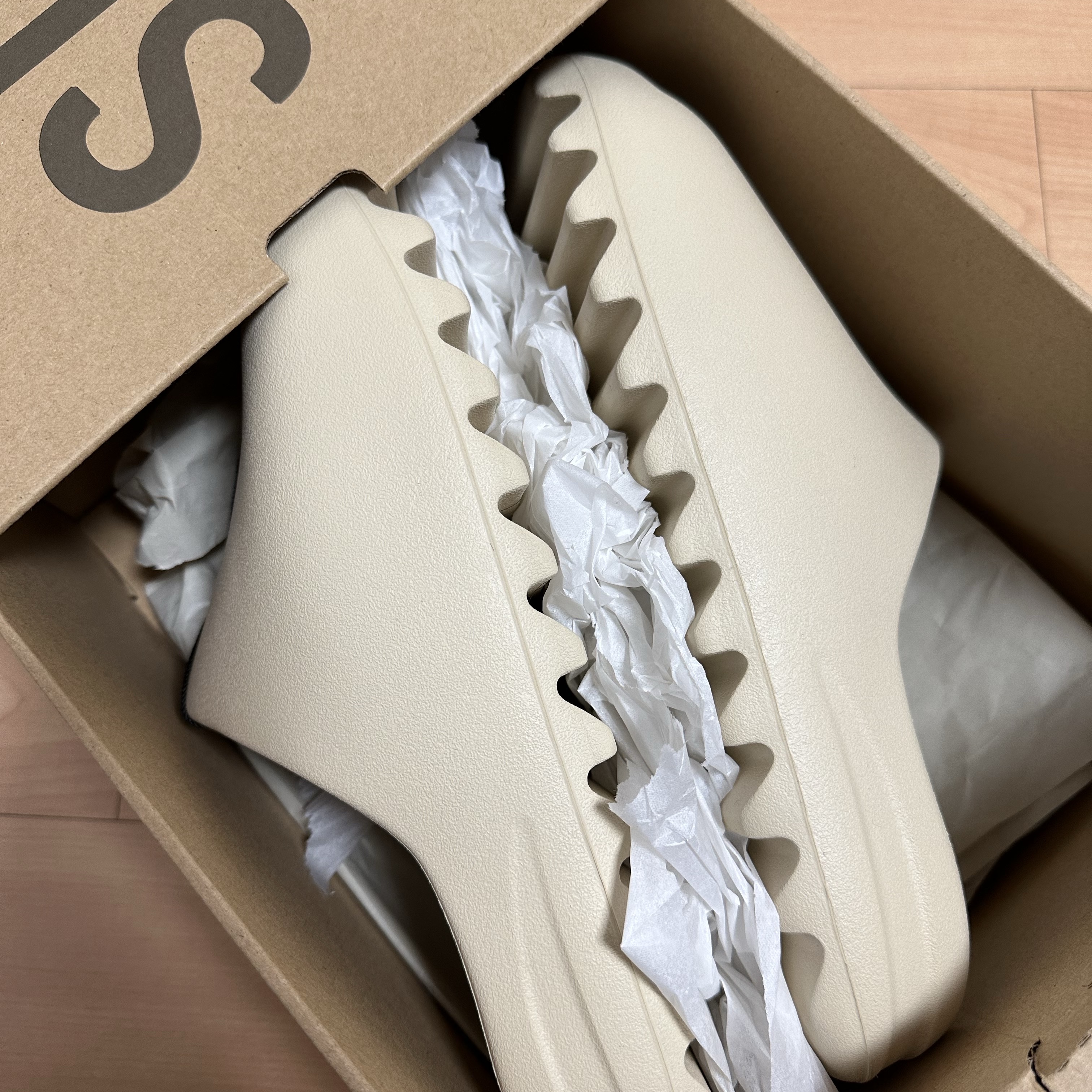 Adidas Yeezy Slide Bone 2022/2023 착용 스타일