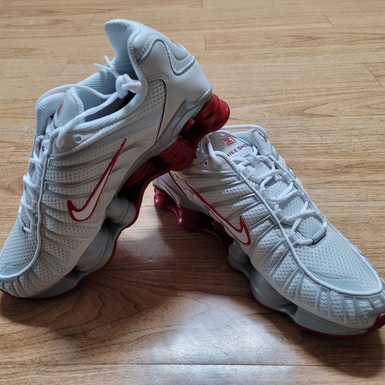 (W) Nike Shox TL Platinum Tint 착용 스타일 - 3