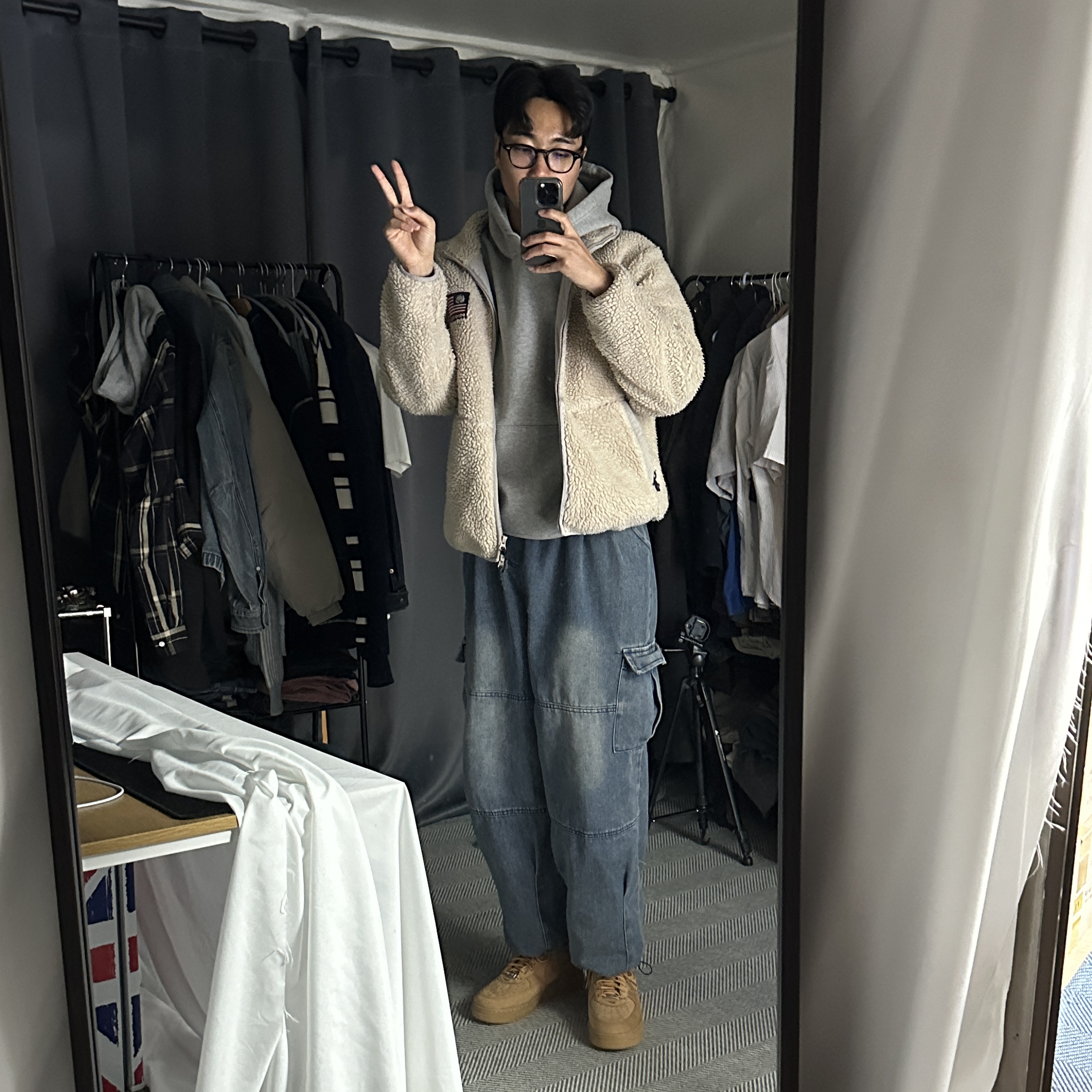 Nike x Supreme Air Force 1 Low Flax 착용 스타일