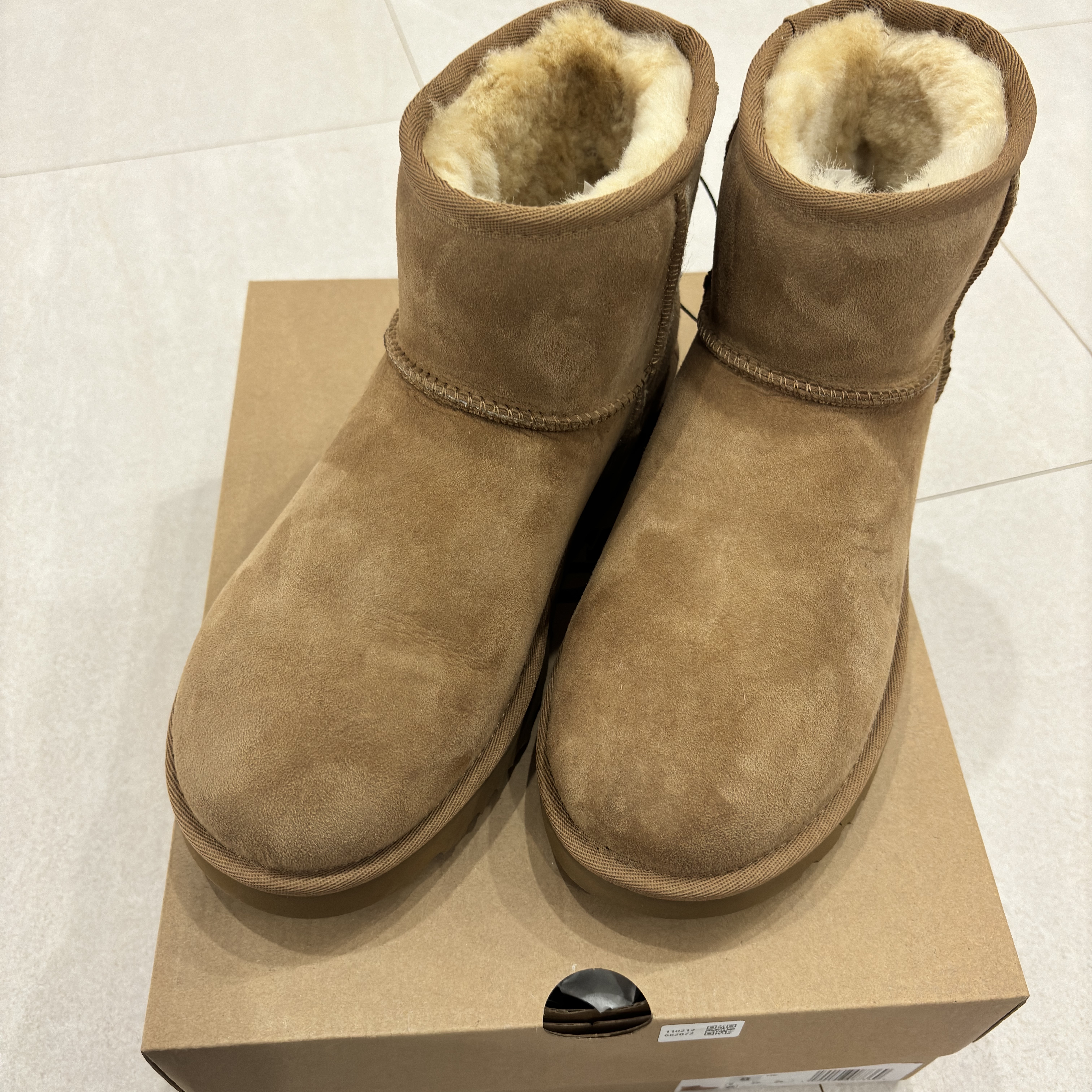 (W) UGG Classic Mini II Boots Chestnut 착용 스타일 - 1