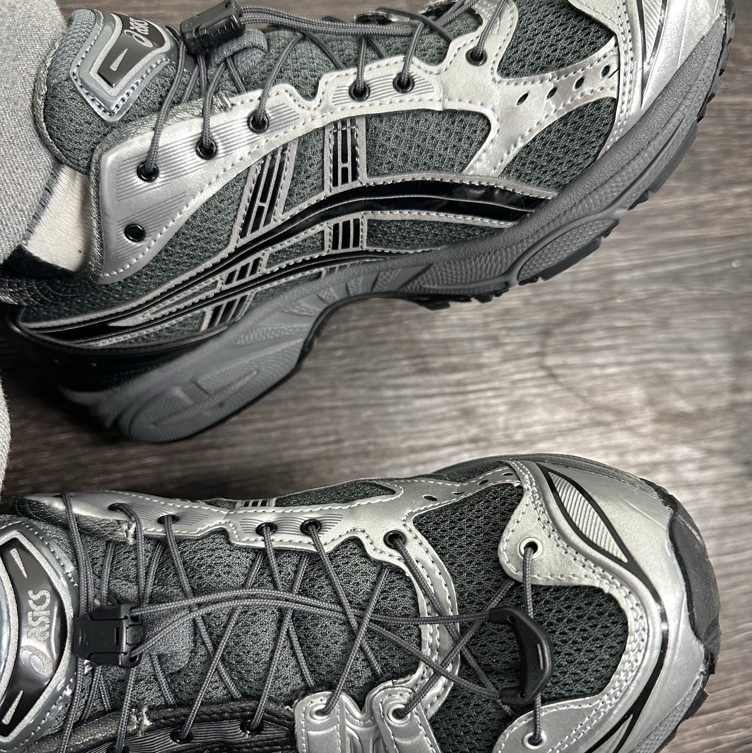 Asics x Unaffected Gel-Kayano 14 Silver Moon 착용 스타일 - 2