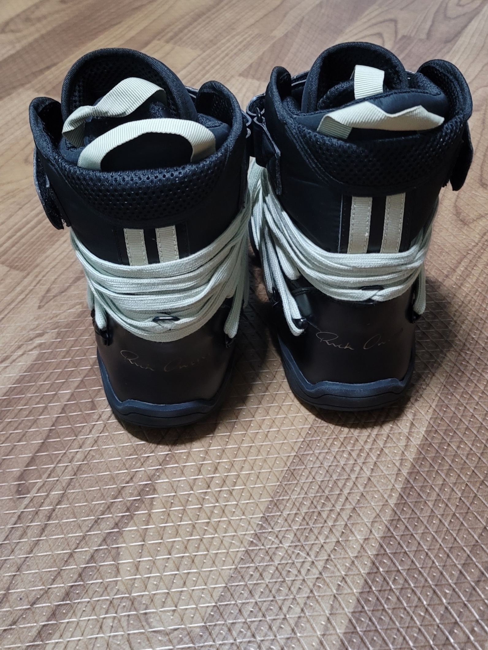 Moncler x Rick Owens Amber Snow Boots Black - 20FW 착용 스타일 - 3