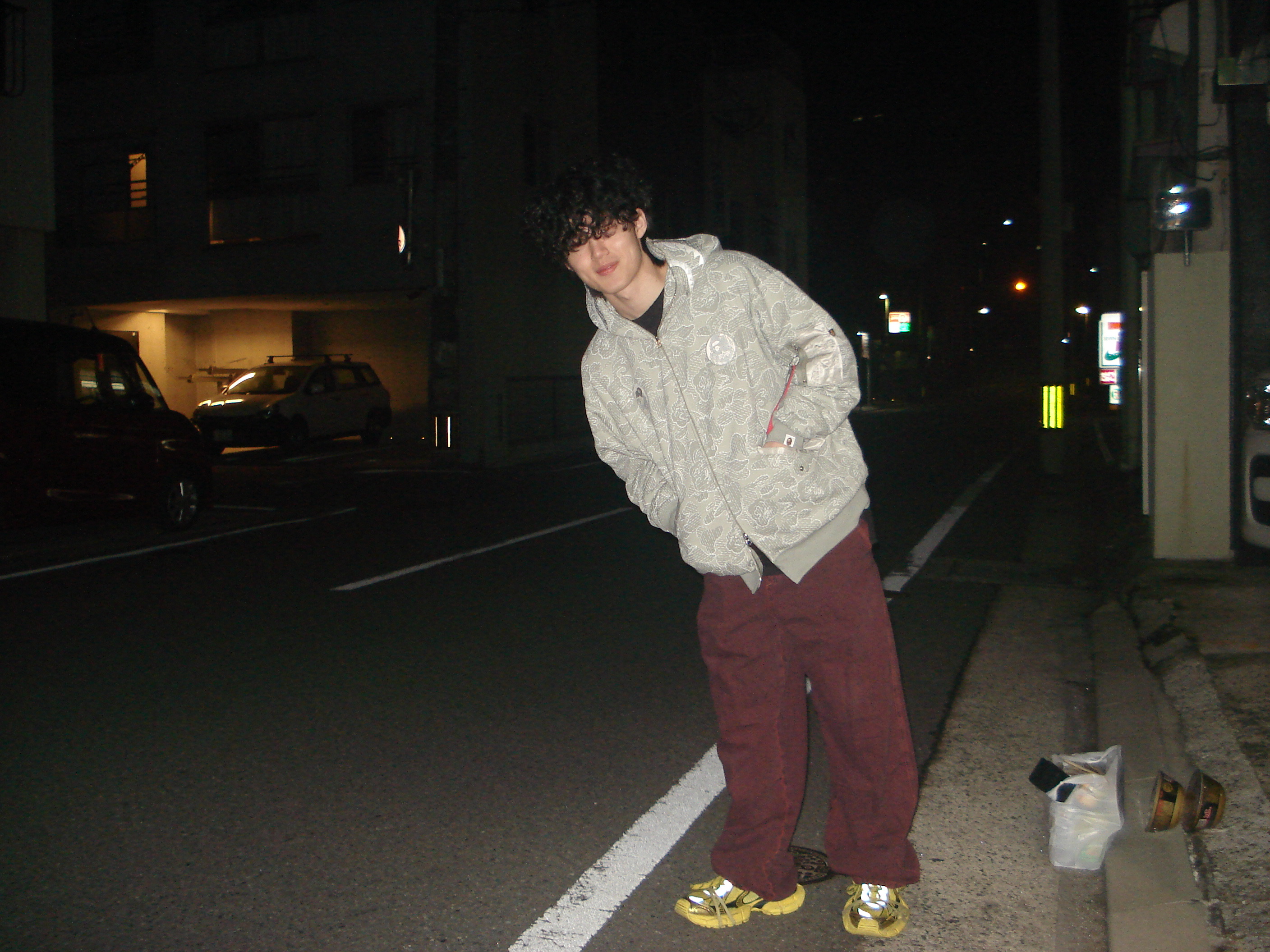 BAPE x Alpha Industries Shark Full Zip Hoodie Olive Drab, Balenciaga 3XL Sneakers Yellow Black 착용 스타일 - 4