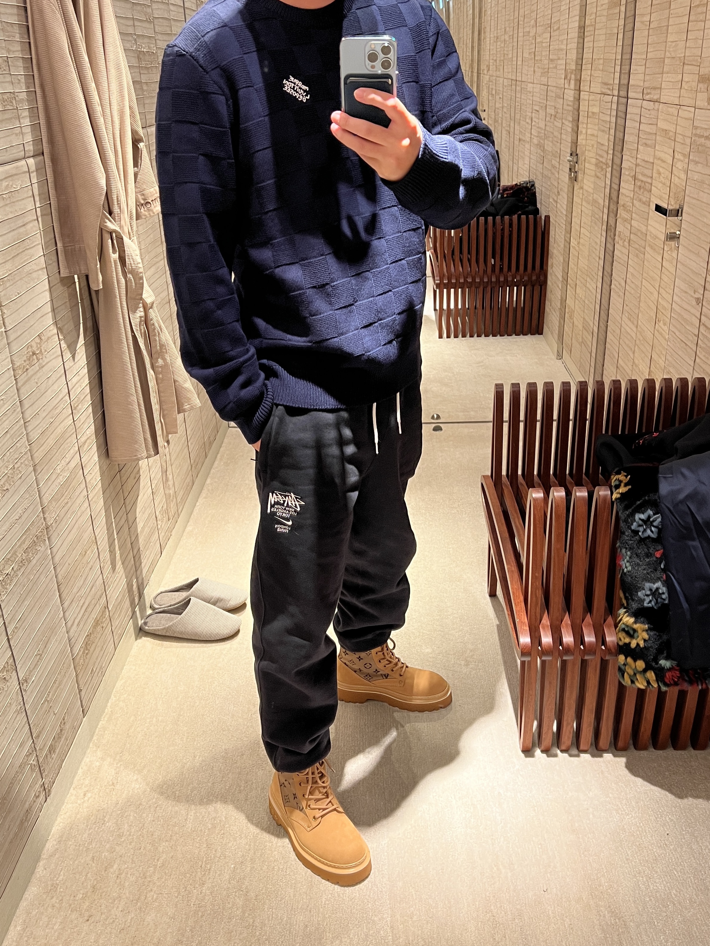 Louis Vuitton Damier Stitch Crewneck Black, Nike x Stussy NRG ZR Fleece Pants Black - US/EU 착용 스타일