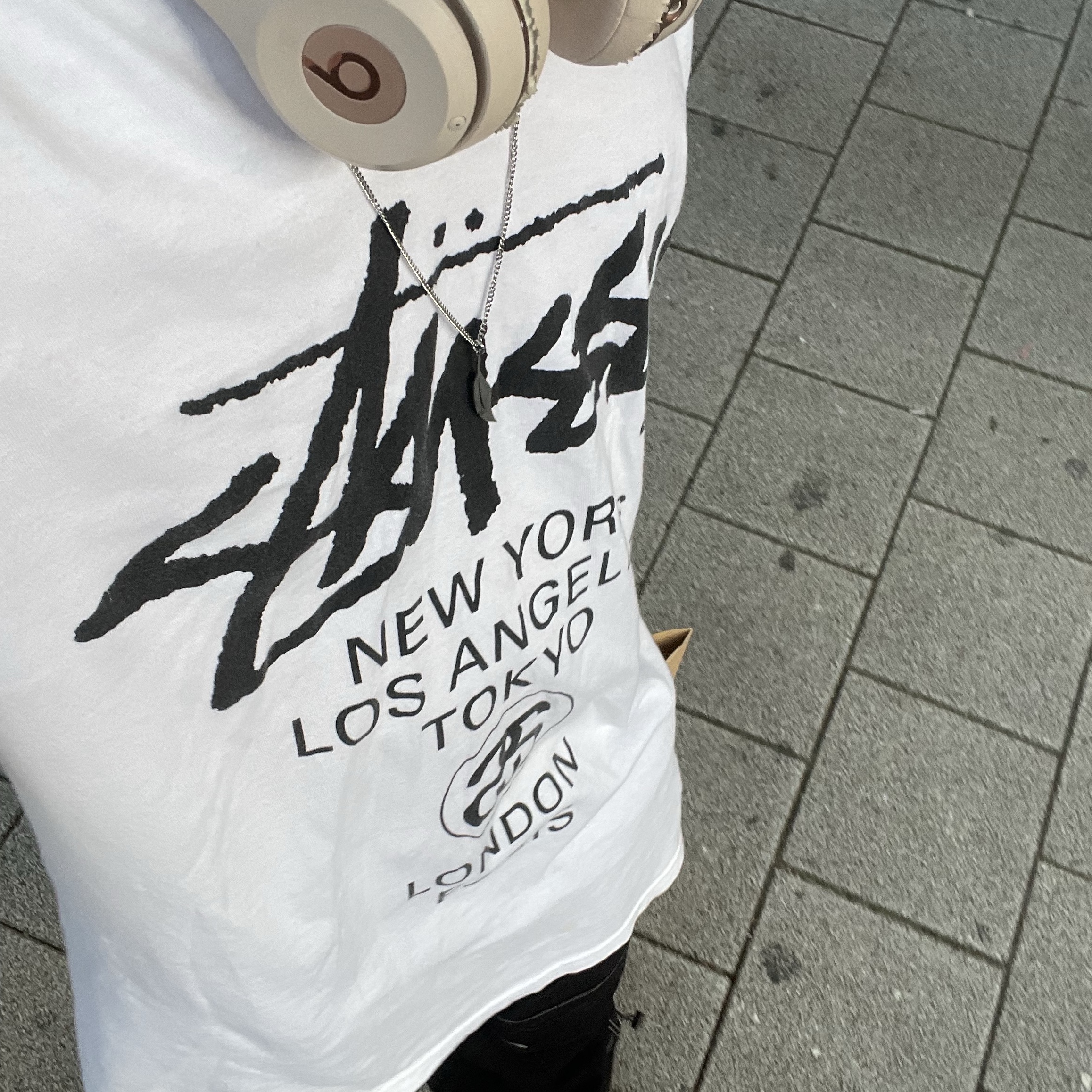 Stussy World Tour LS T-Shirt White 착용 스타일