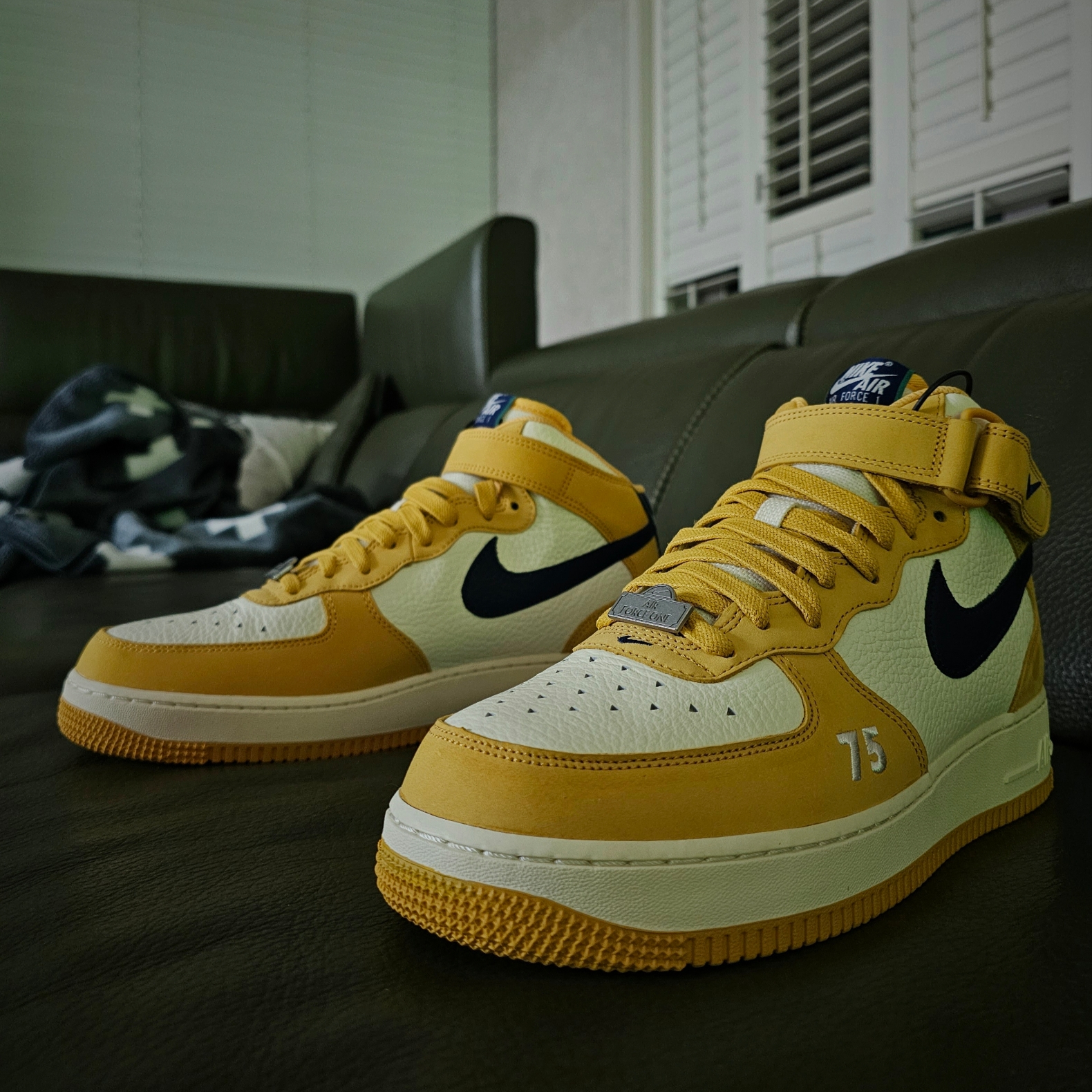 Nike Air Force 1 Mid Paris 착용 스타일 - 3