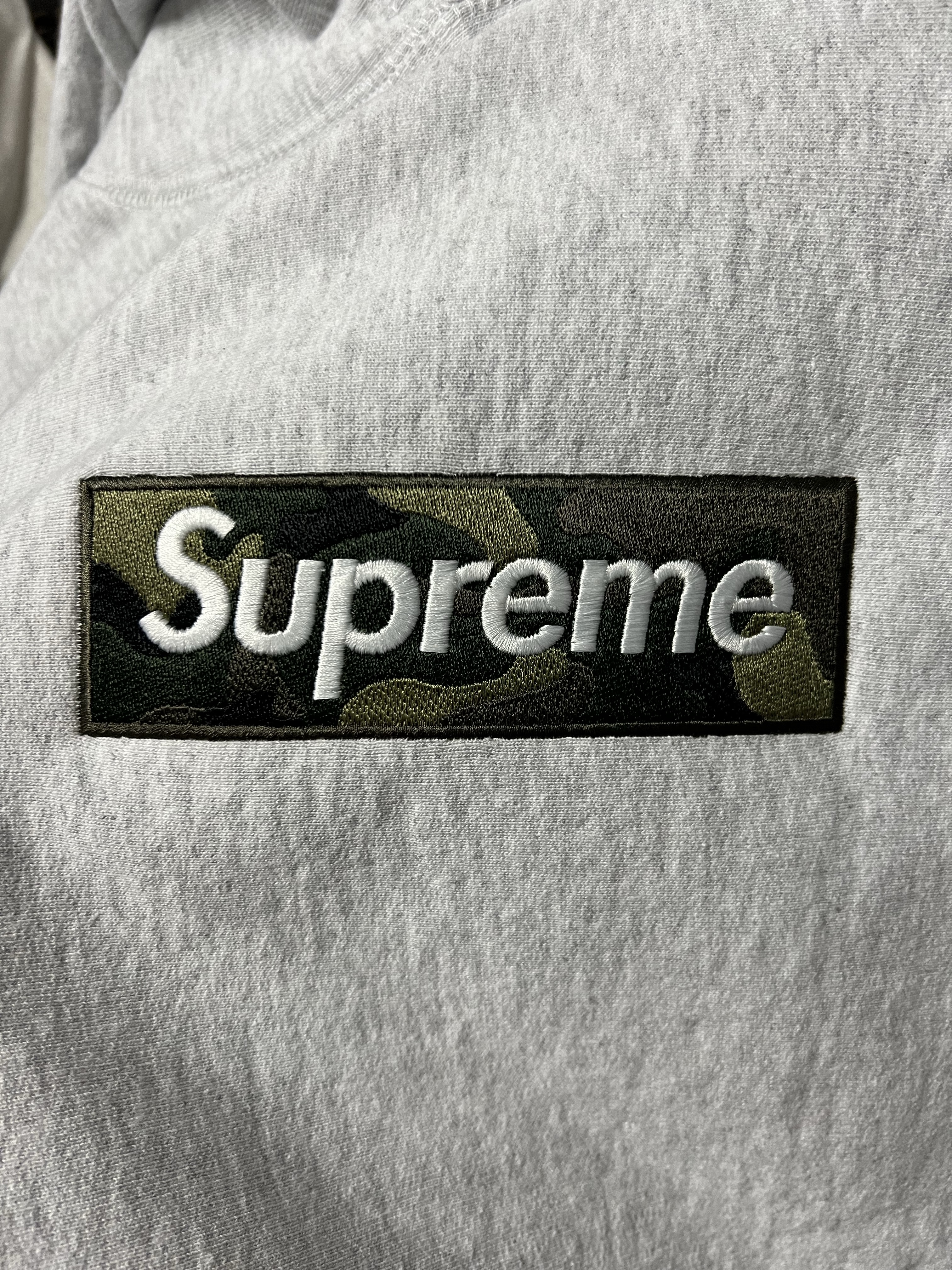 Supreme Box Logo Hooded Sweatshirt Ash Grey - 23FW 착용 스타일 - 2