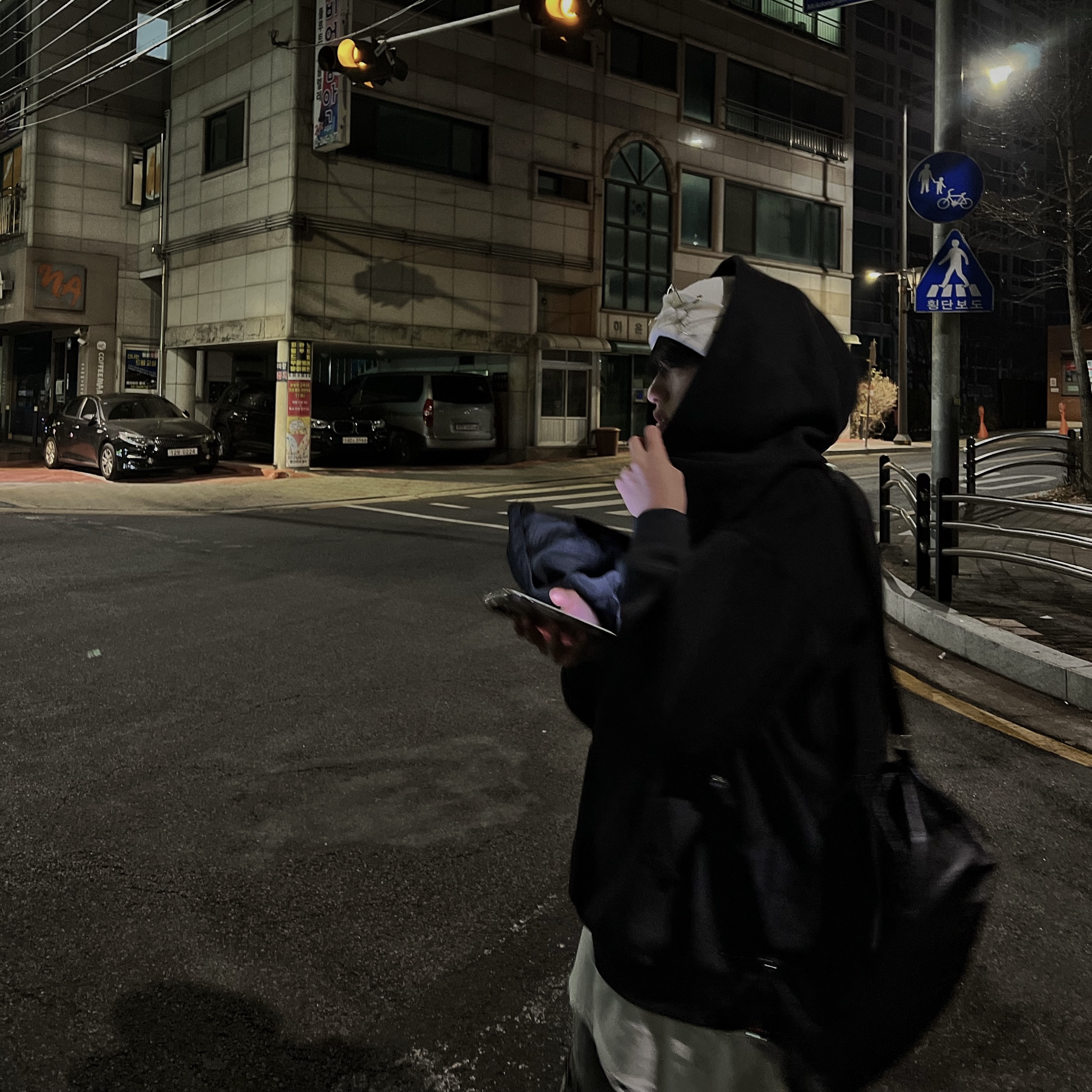 Nike x Stussy Cuff Beanie White, Nike Air Force 1 '07 Low Triple Black 착용 스타일 - 5