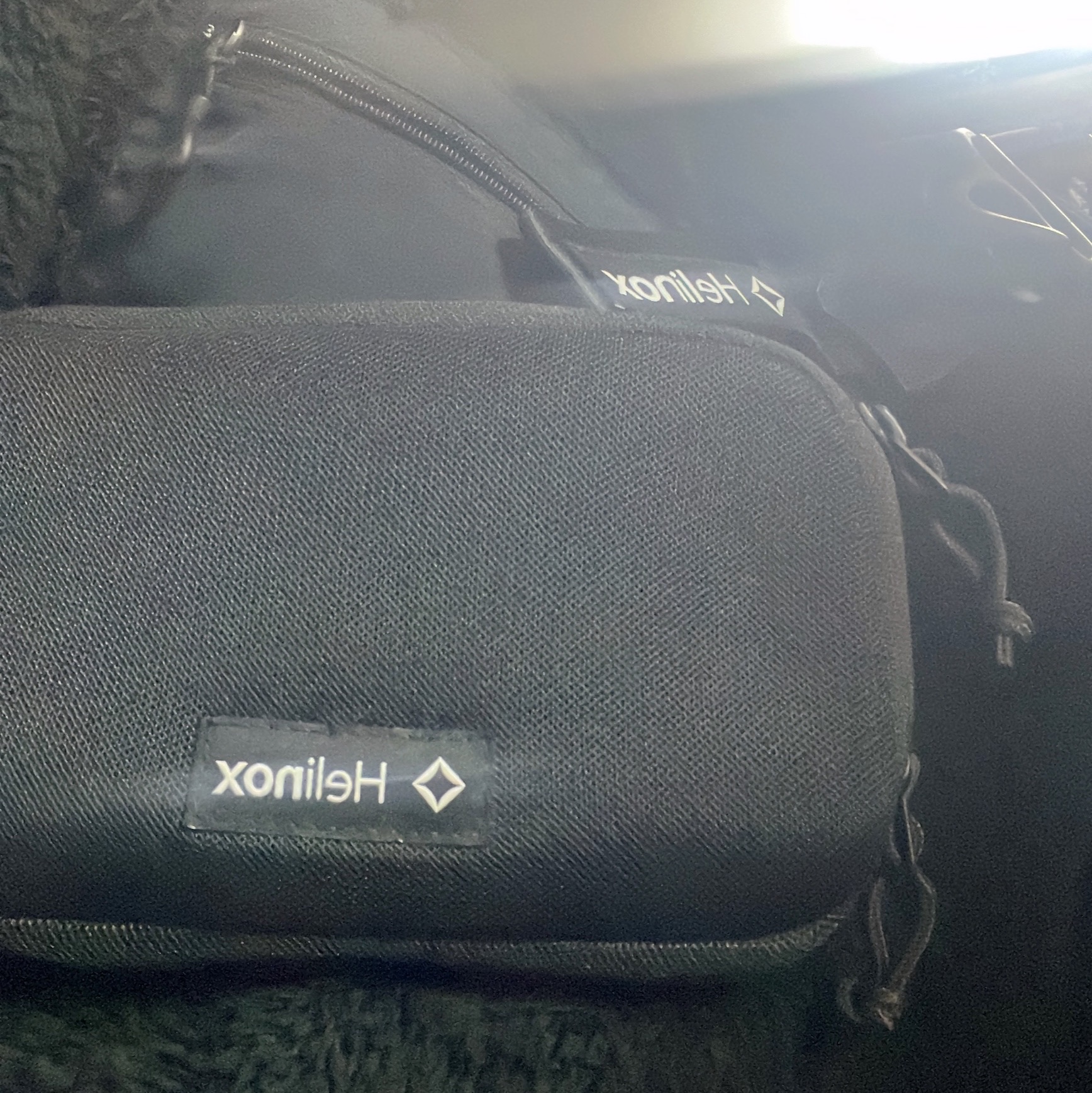 Helinox Shoulder Strap & Pouch Black 착용 스타일