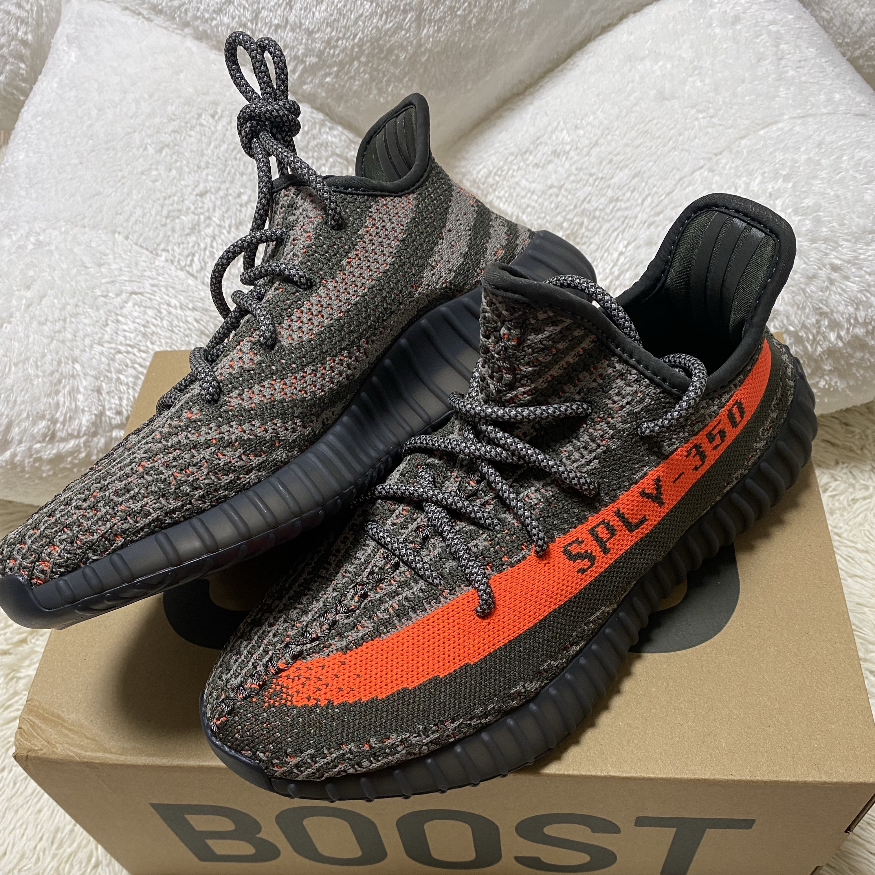 Adidas Yeezy Boost 350 V2 Beluga 착용 스타일
