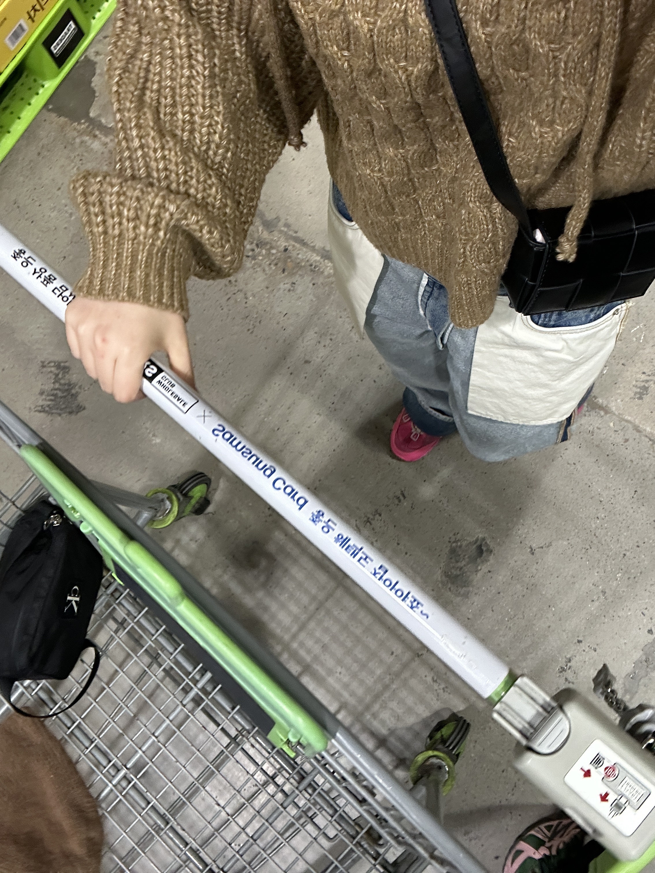 Nike x Jacquemus Air Humara LX Pink Flash 착용 스타일 - 2