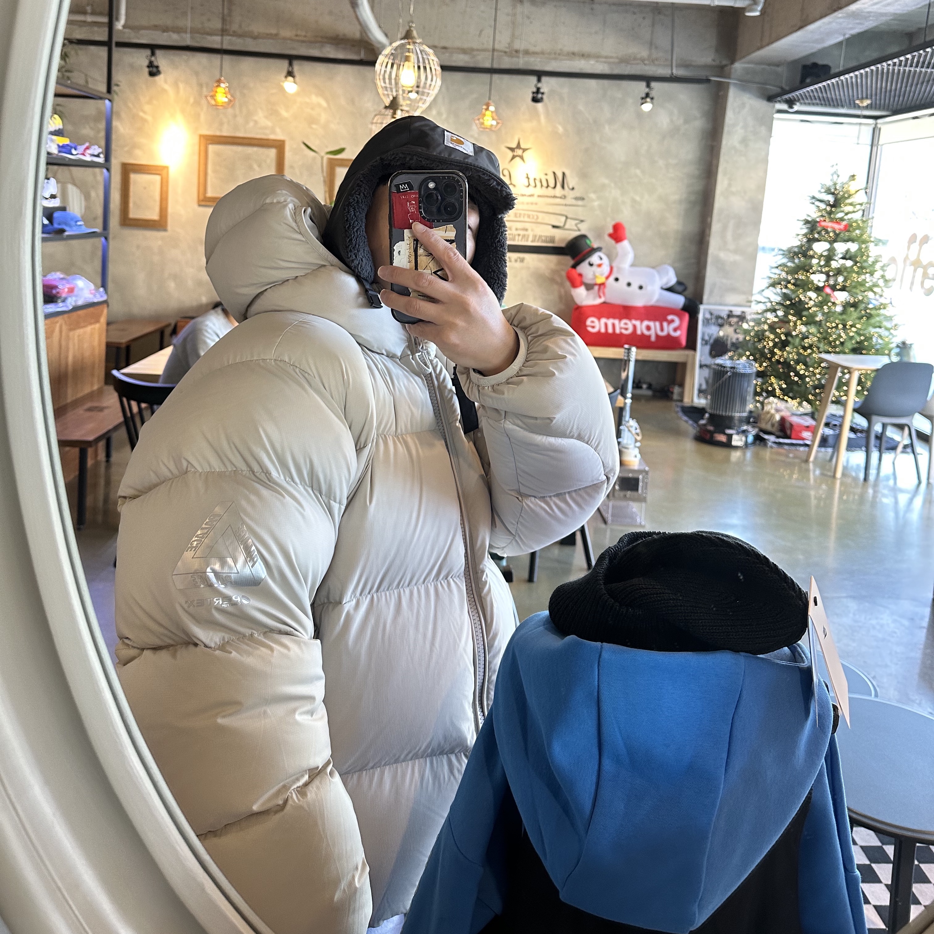 Palace Pertex Matte Balaclava Puffa Stone Arctica - 23FW 착용 스타일