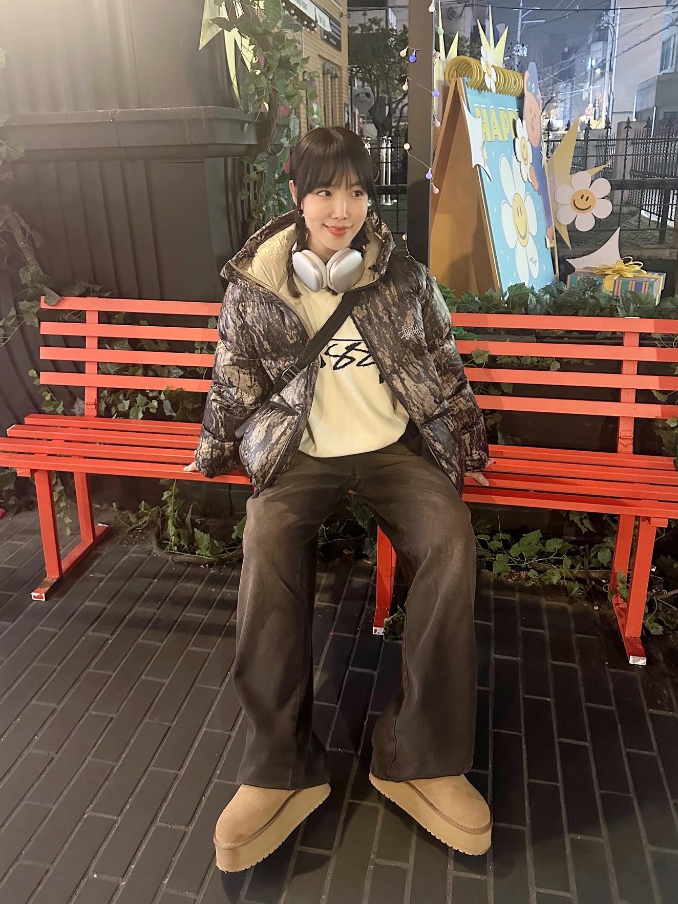 Stussy Down Parka Micro Ripstop Relic Camo, Stussy Sweater Vest Natural 착용 스타일 - 2