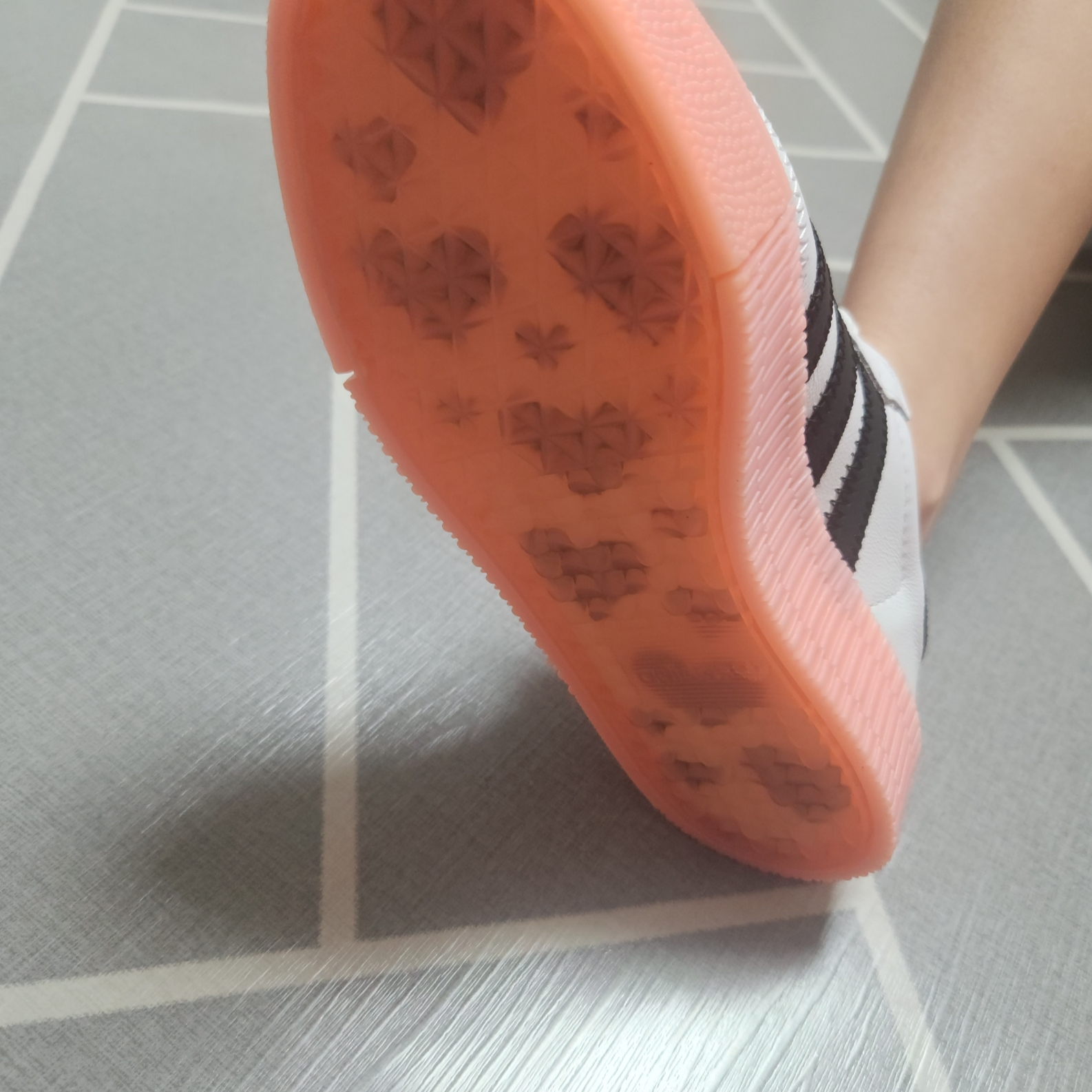 (W) Adidas Sambarose White Pink 착용 스타일 - 3