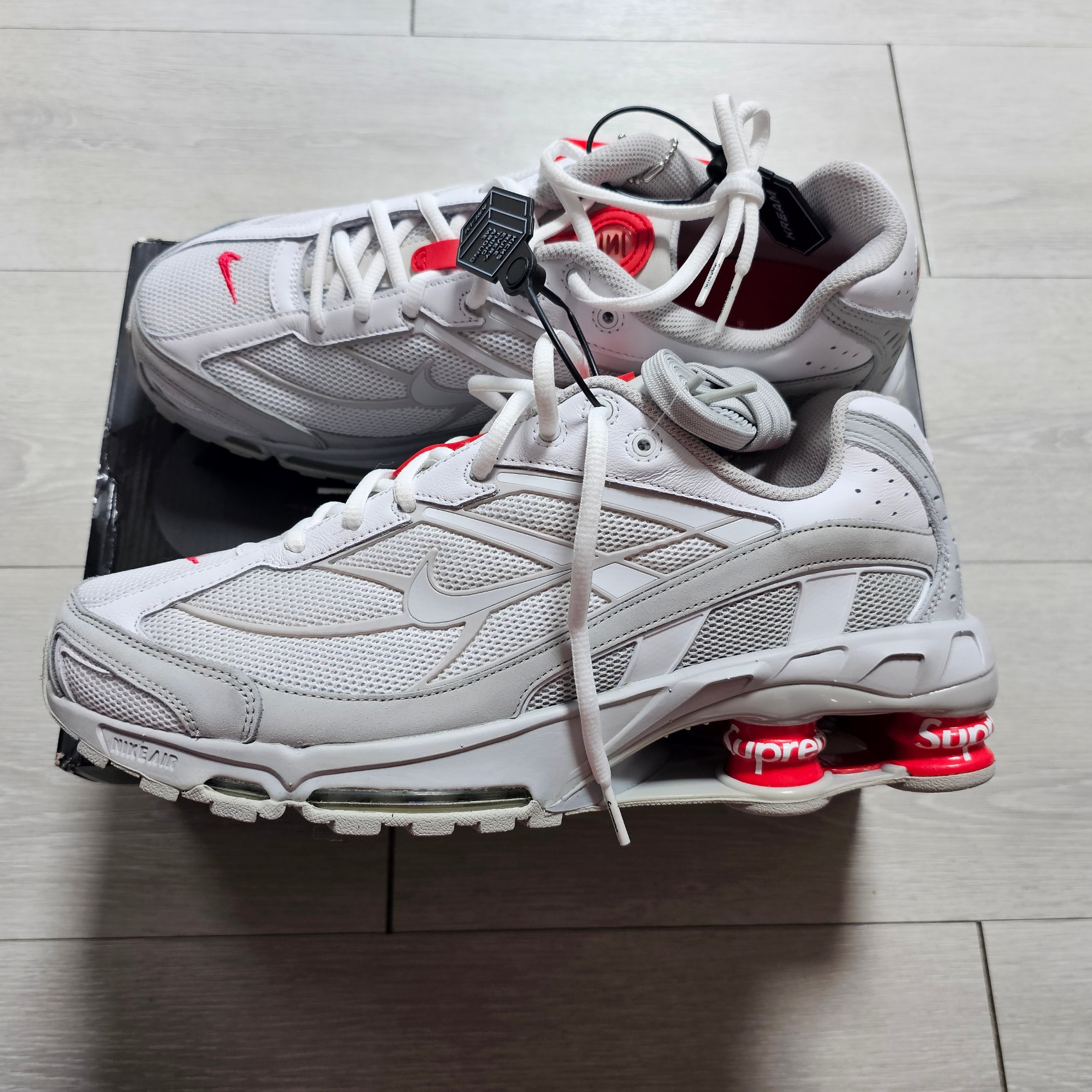 Nike x Supreme Shox Ride 2 SP White 착용 스타일
