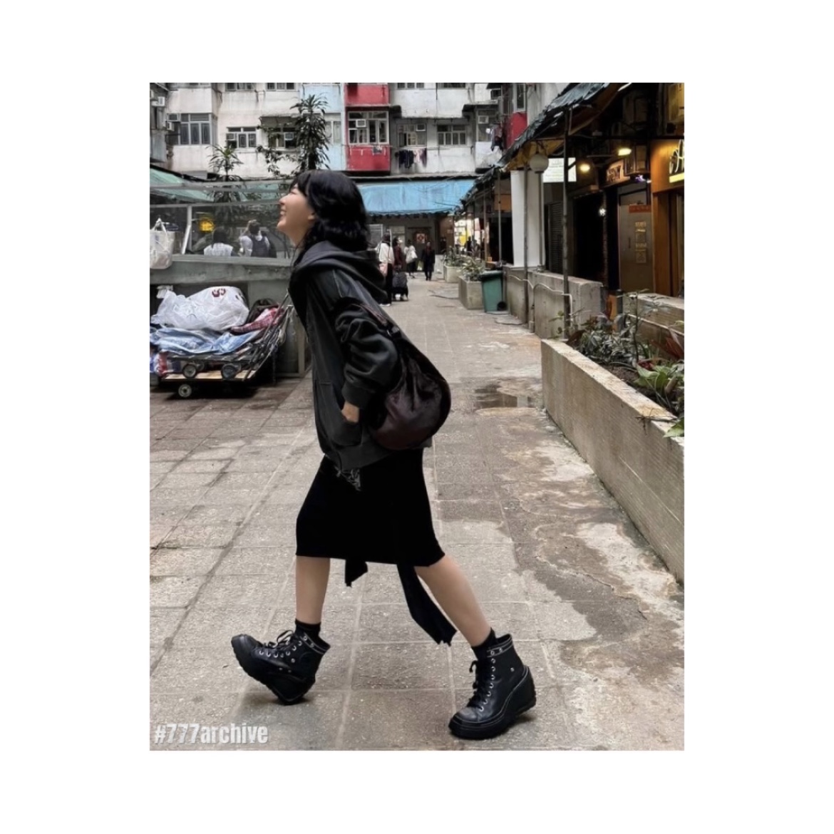 (W) Converse x Martine Ali Chuck 70 De Luxe Wedge Black 착용 스타일 - 1