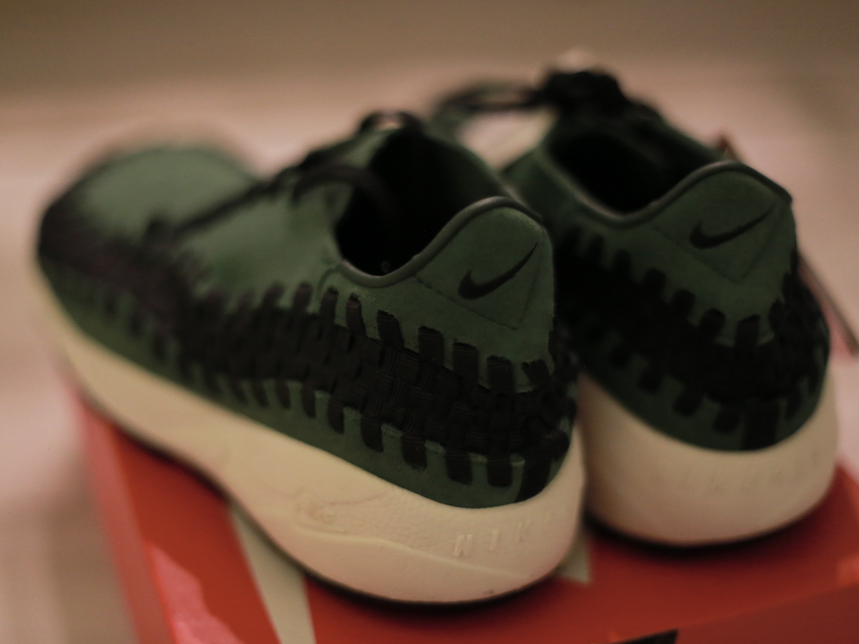 (W) Nike Air Footscape Woven Fir 착용 스타일 - 3