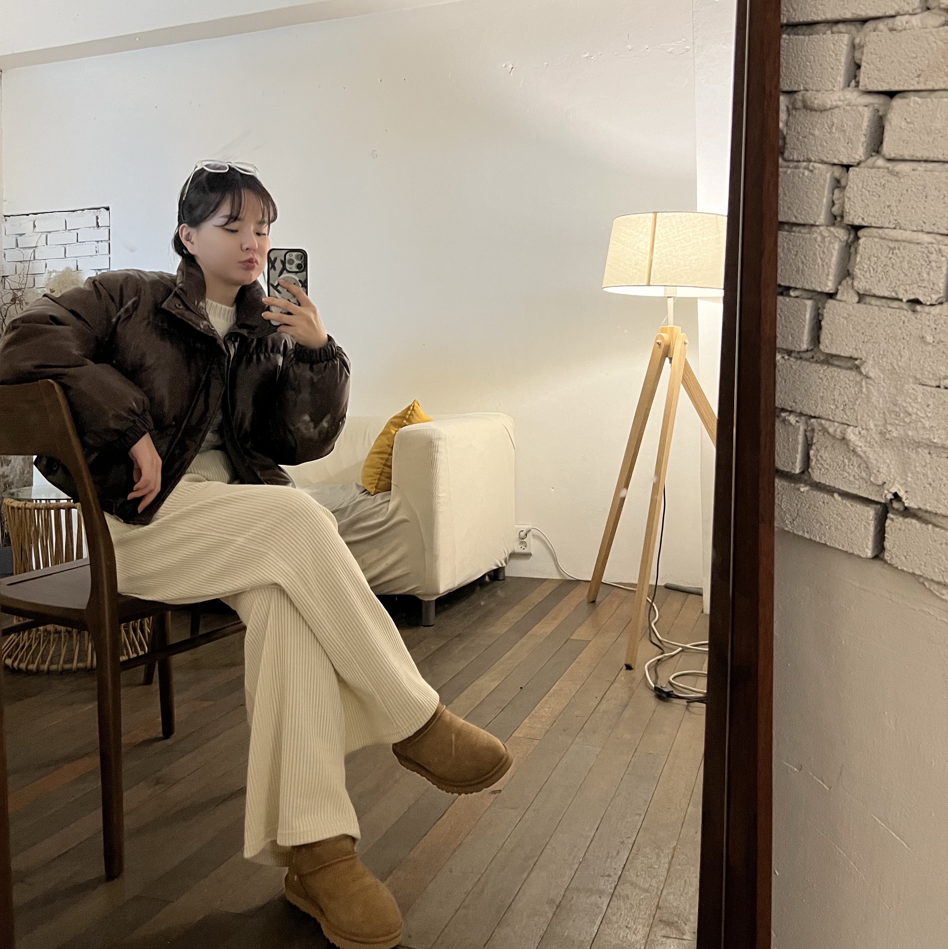 (W) UGG Classic Ultra Mini Boots Chestnut 착용 스타일