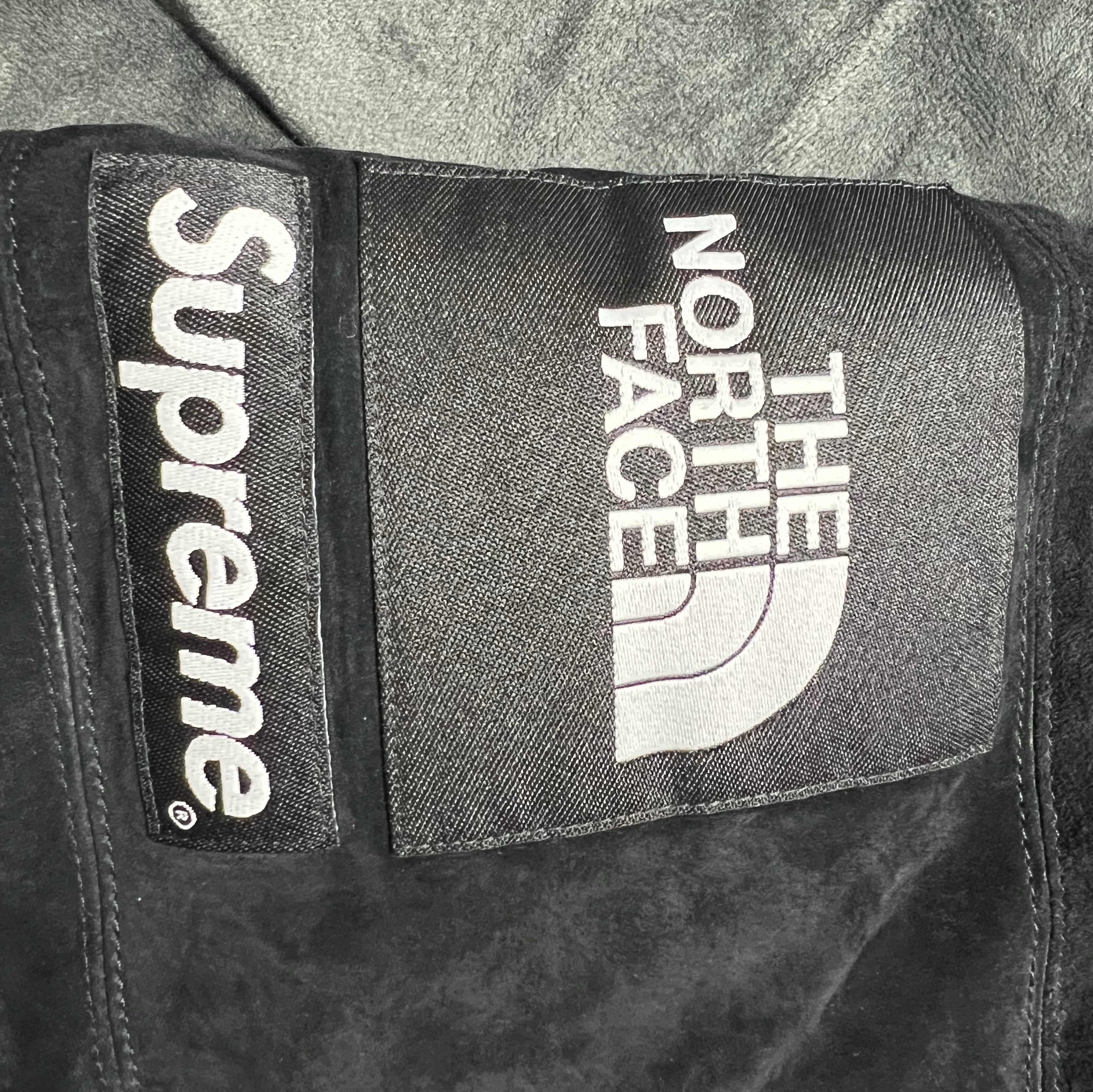 Supreme x The North Face Suede Nuptse Jacket Black - 23FW 착용 스타일 - 3