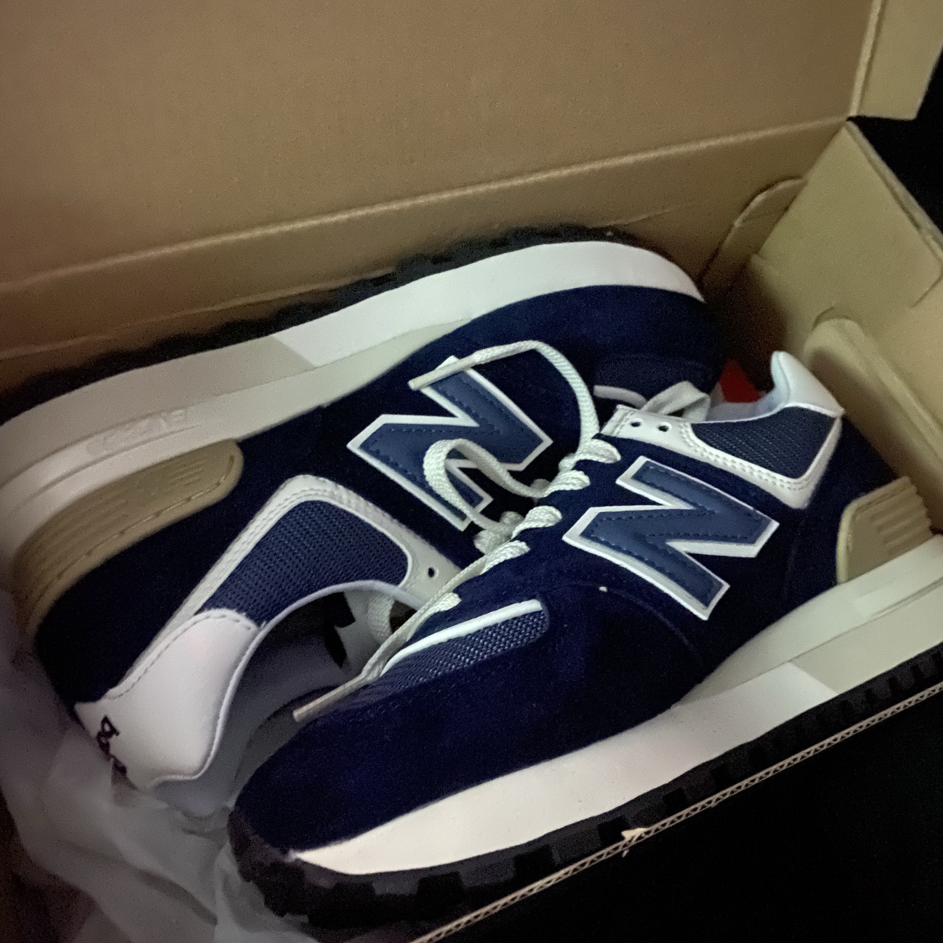 New Balance 574 Legacy Navy 착용 스타일