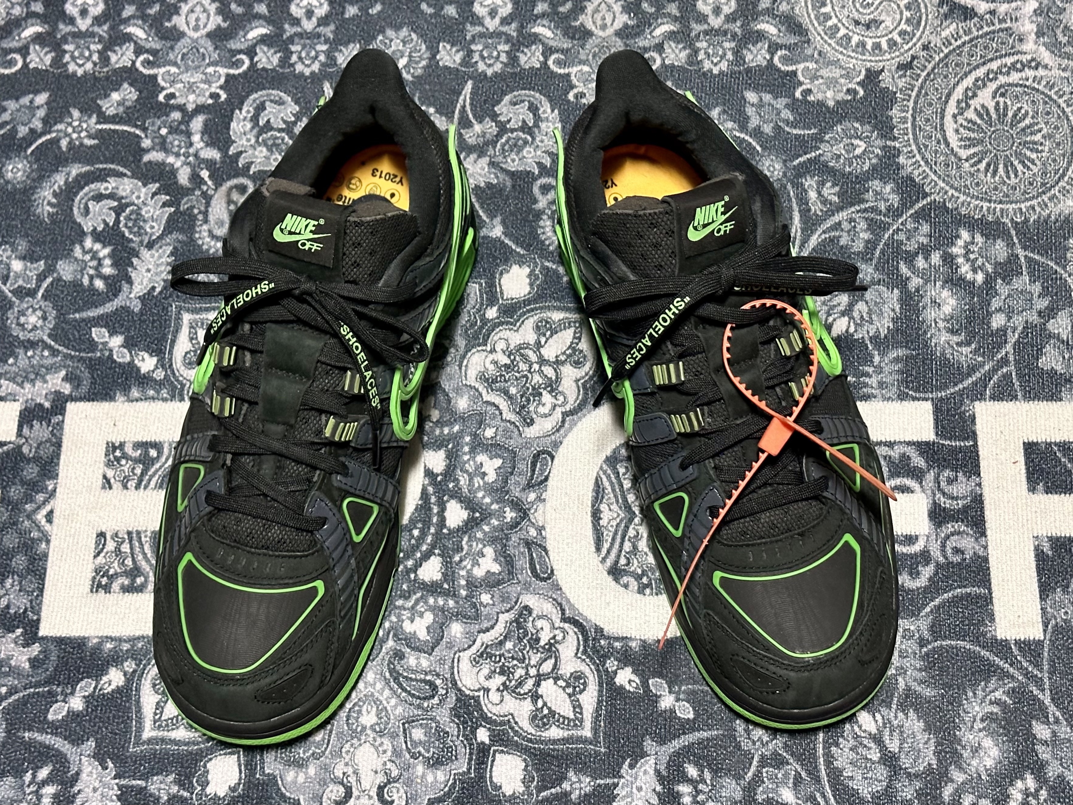Nike x Off-White Air Rubber Dunk Green Strike 착용 스타일 - 4
