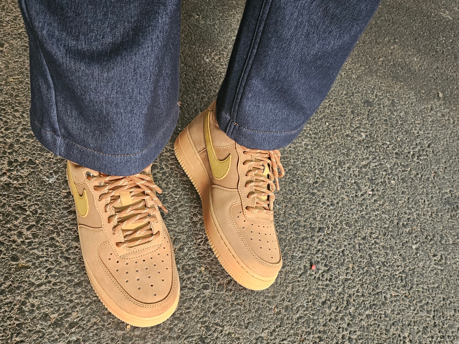 Nike Air Force 1 '07 WB Flax 착용 스타일