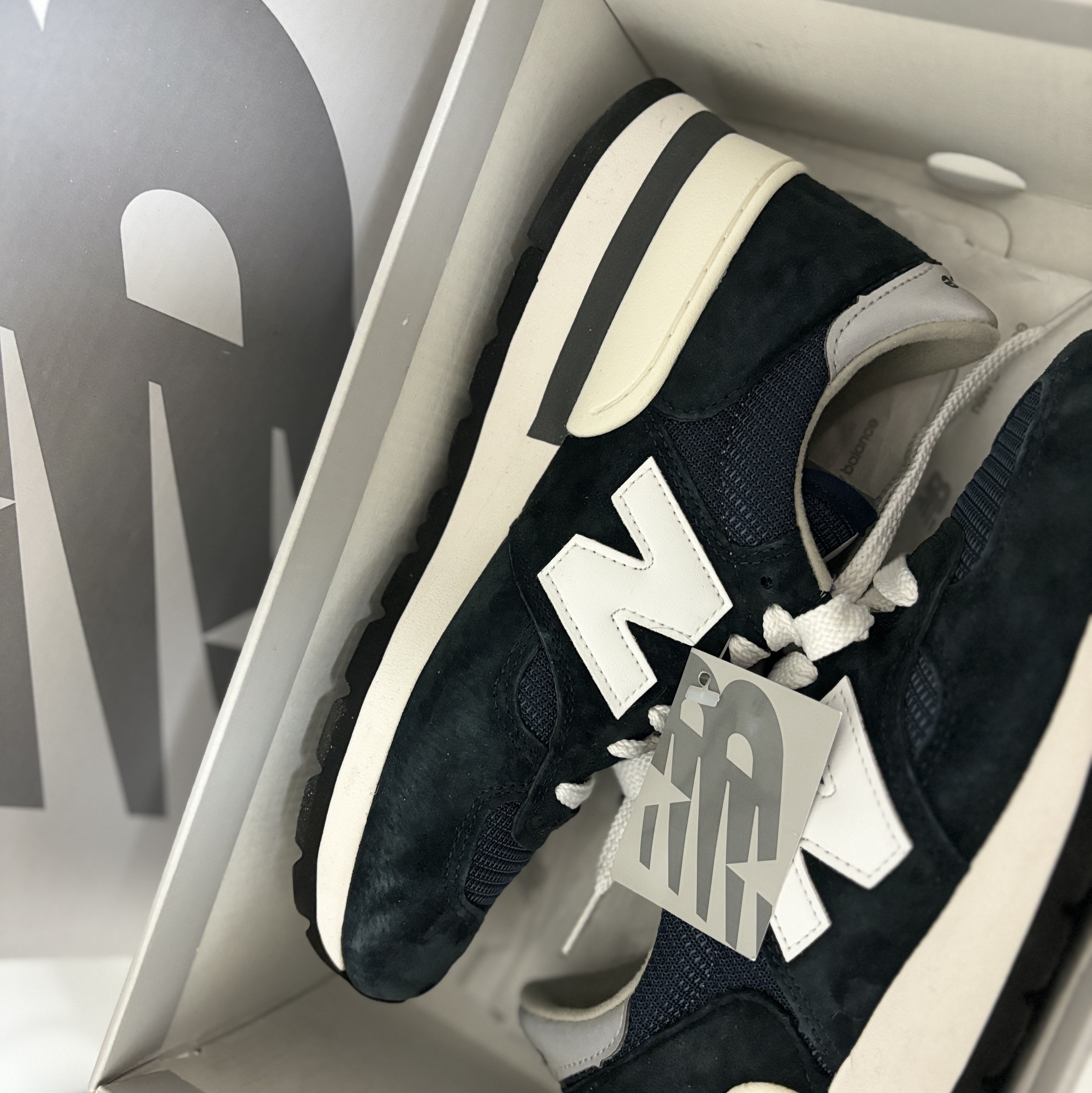 New Balance 990v1 Made in USA Navy 착용 스타일