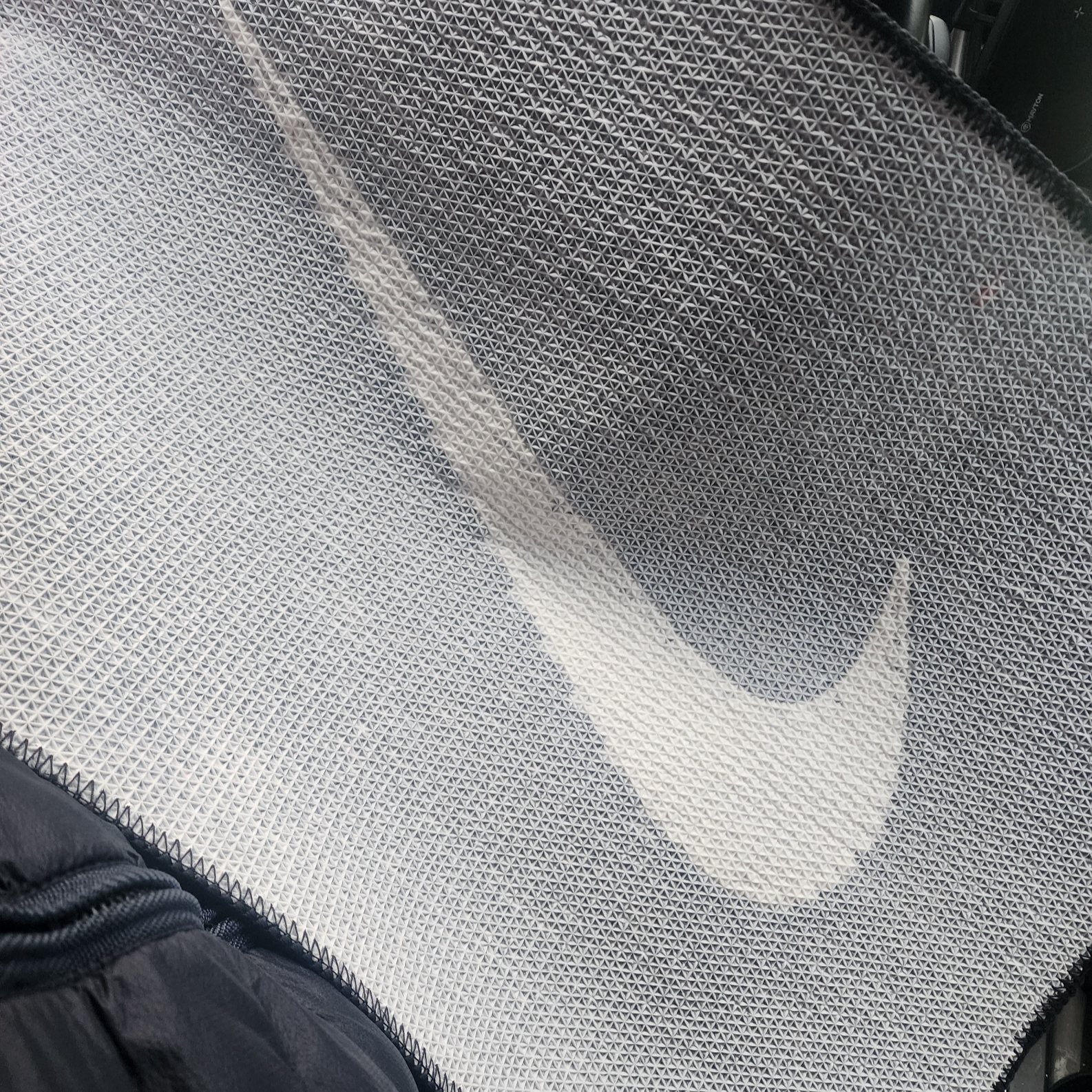 Nike Swoosh Rug Black White 착용 스타일 - 2