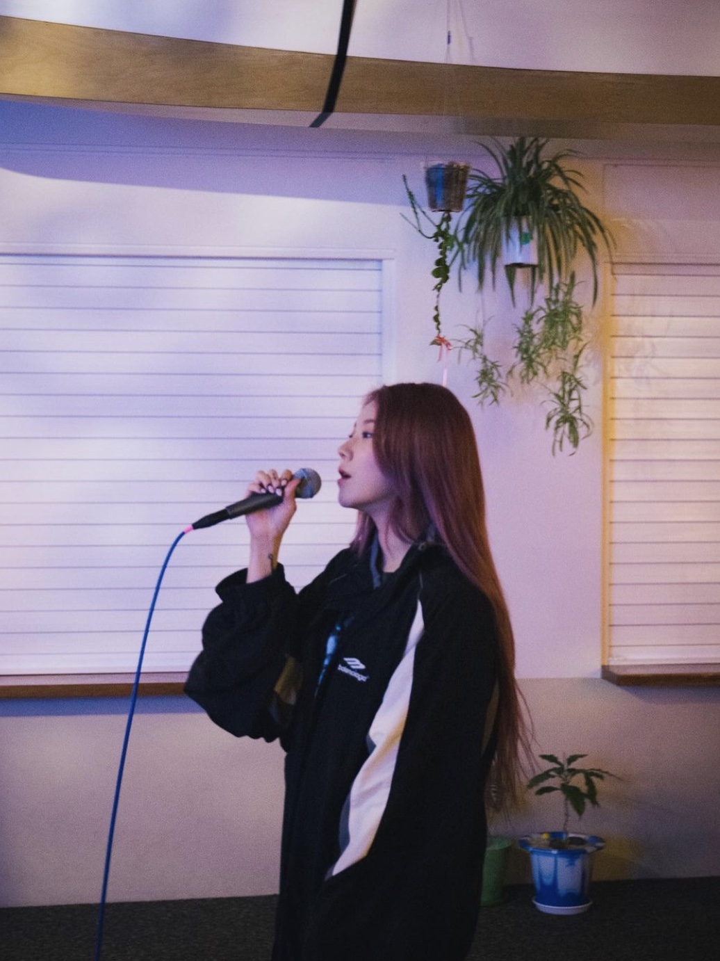 Balenciaga 3B Sports Icon Track Jacket Black 착용 스타일